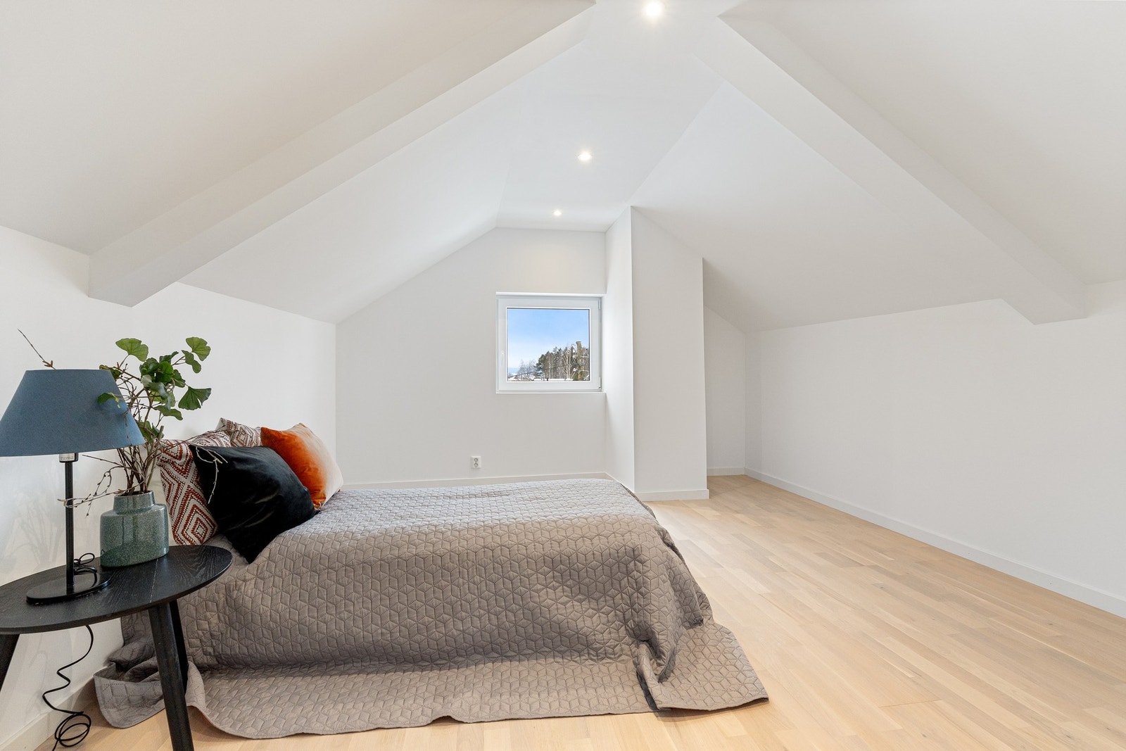 På loftet finnes to hobbyrom. Galleribilde