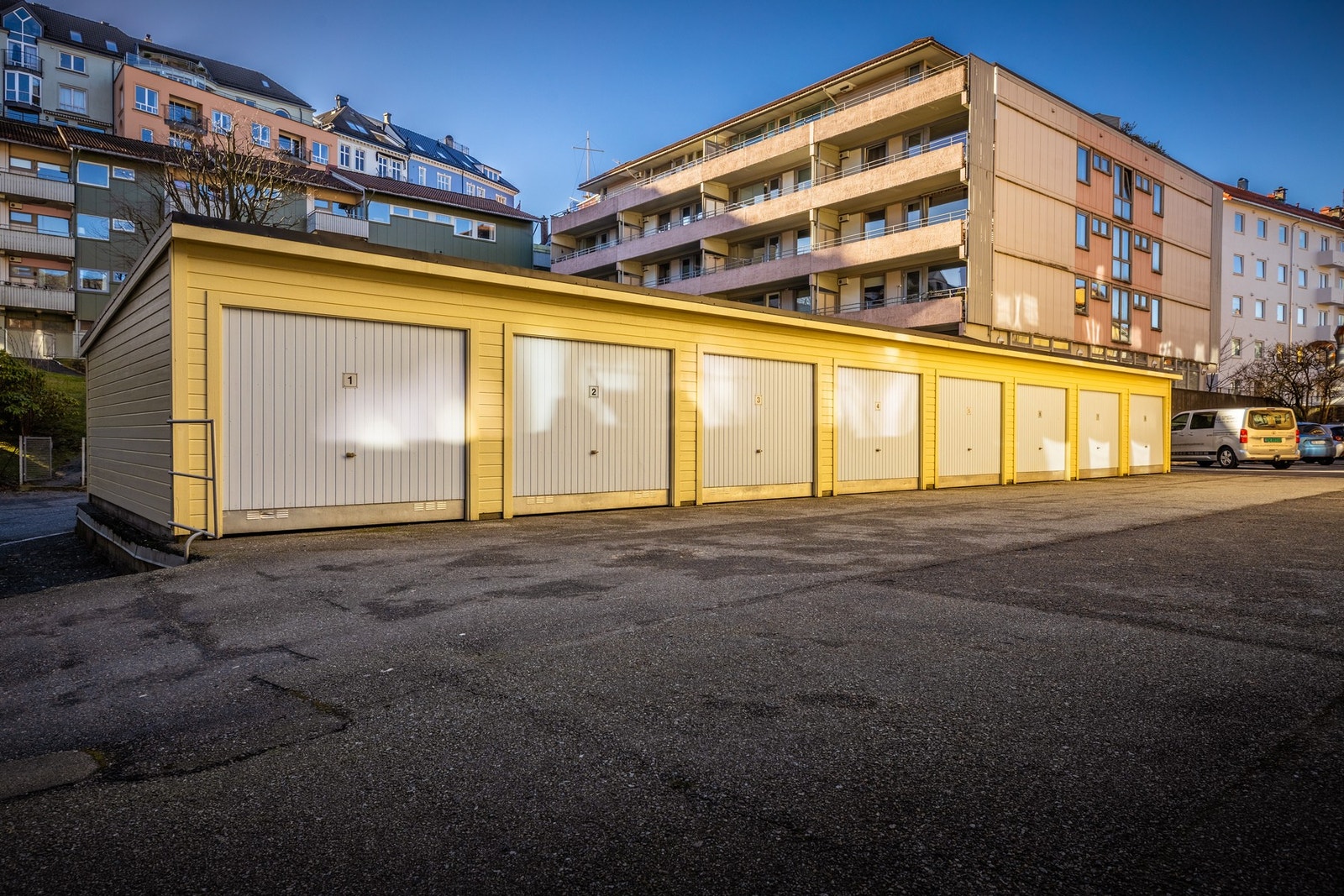 Det er soneparkering i området - Borettslaget har også 8 garasjeplasser som leies ut etter ansiennitet Galleribilde