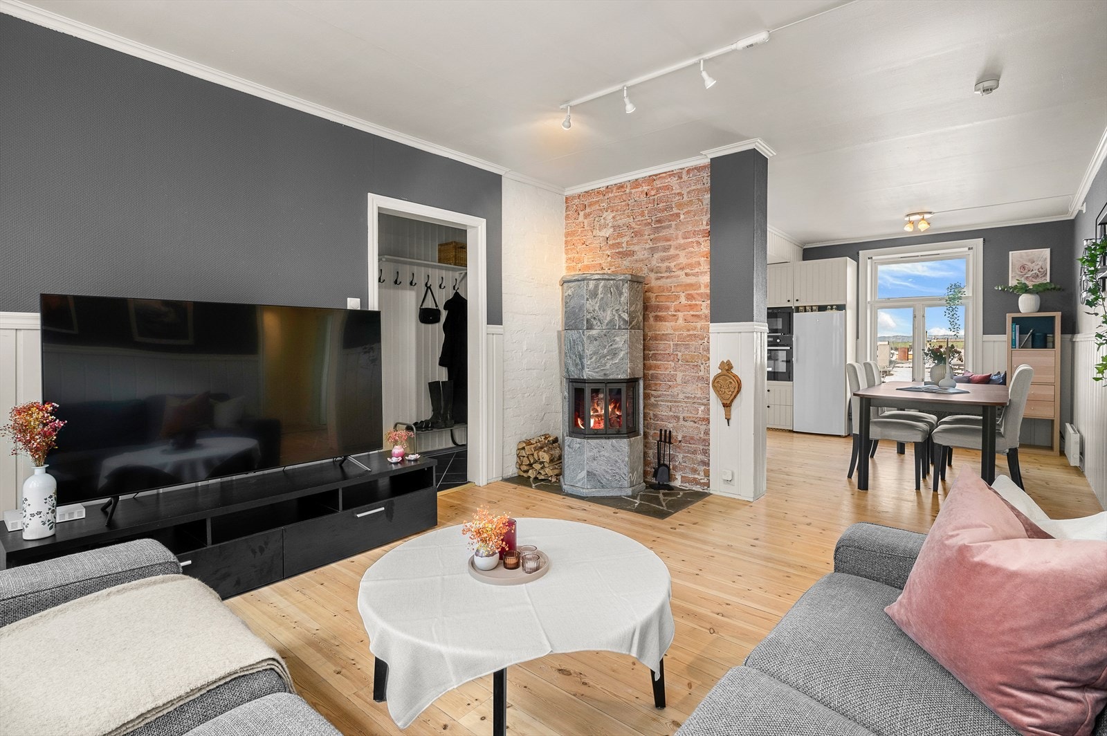 Velkommen til Øvre Møllenberg gate 58 B - en herlig 5-roms leilighet beliggende på attraktive og sentrumsnære Møllenberg. Foto Harald Wanvik Galleribilde