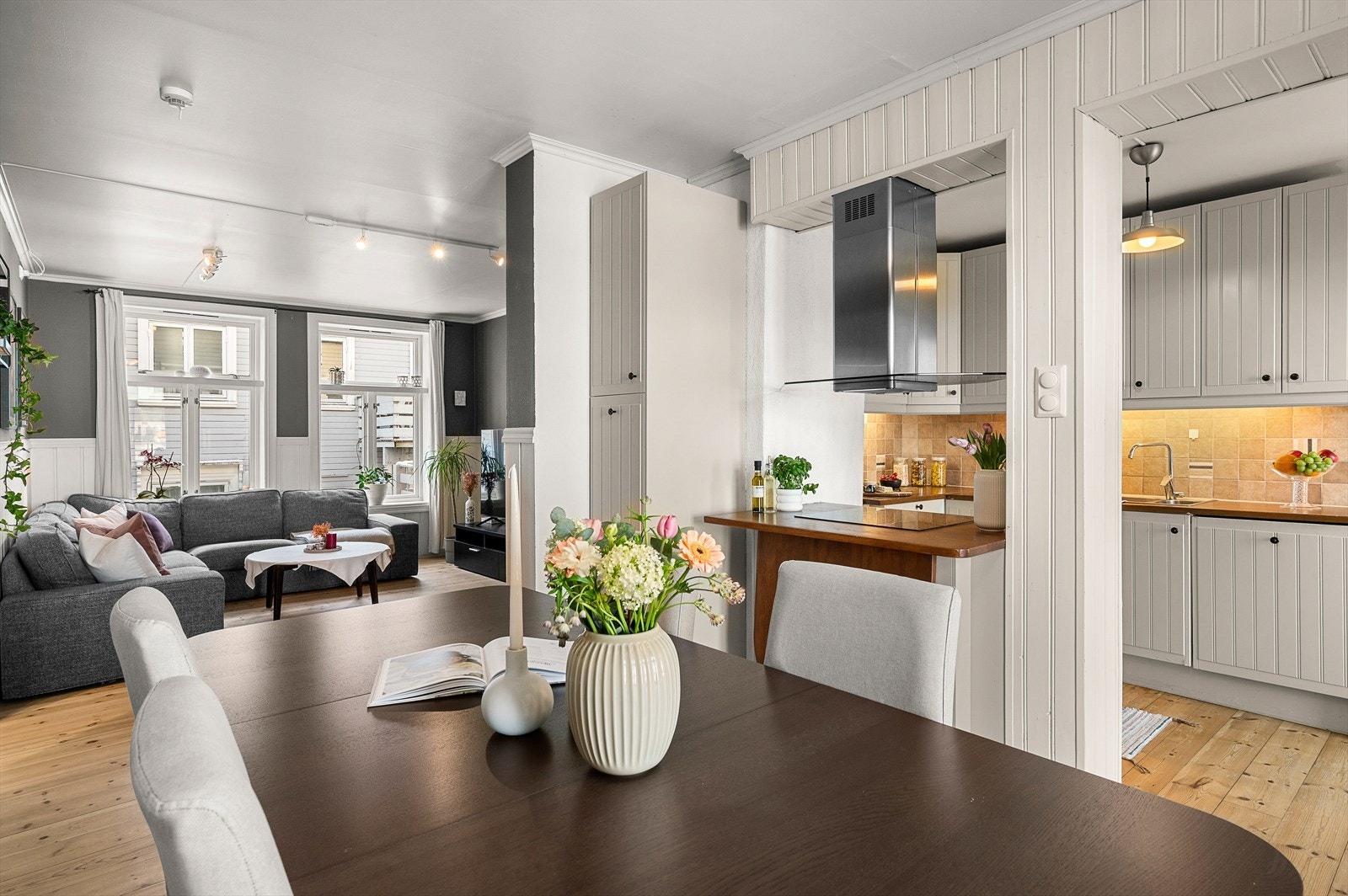 Du får fint plass til spisegruppe for flere personer Galleribilde