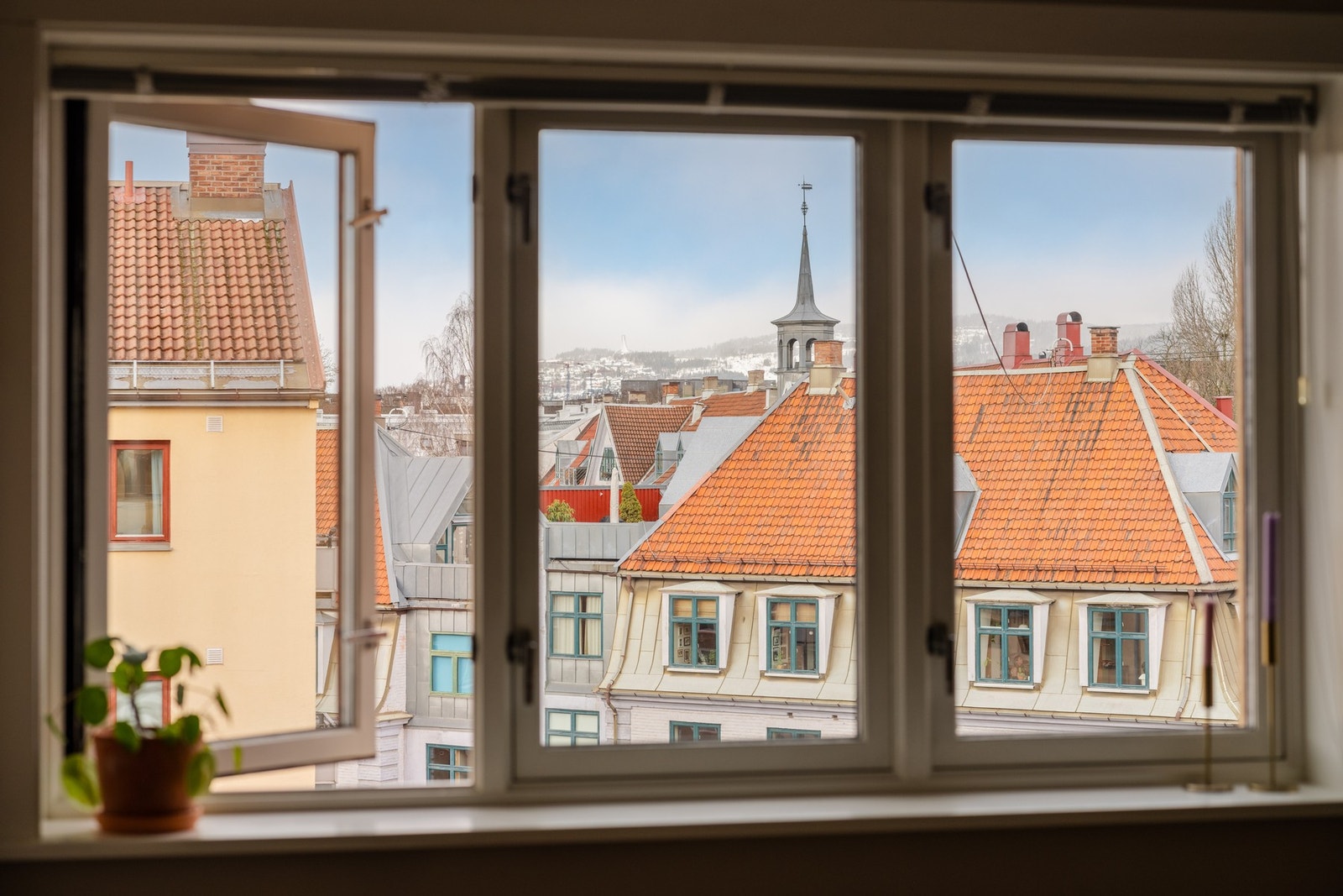 Flott utsikt mot Holmenkollen. Galleribilde