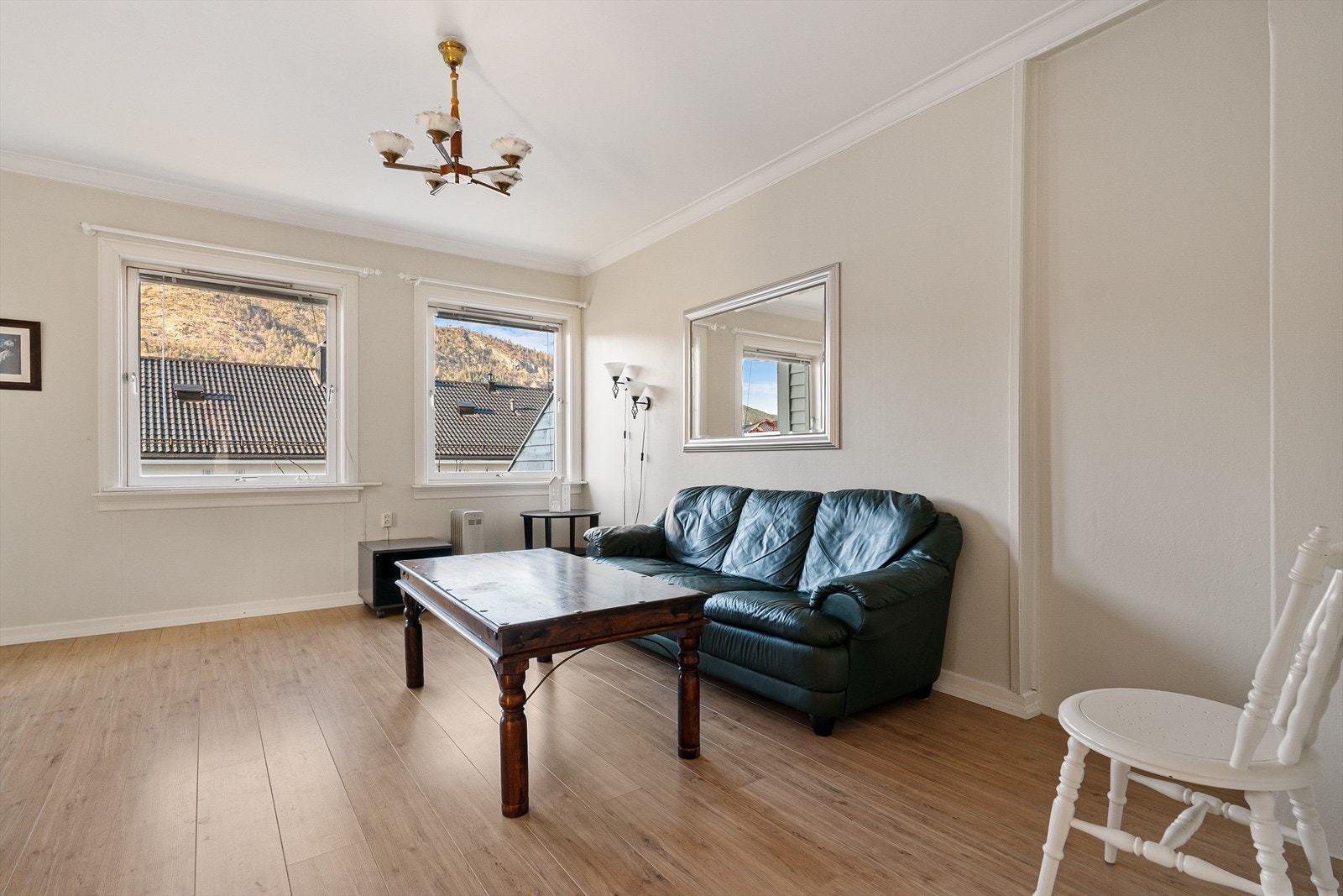 Vinduer gi godt med lys til rommet Galleribilde