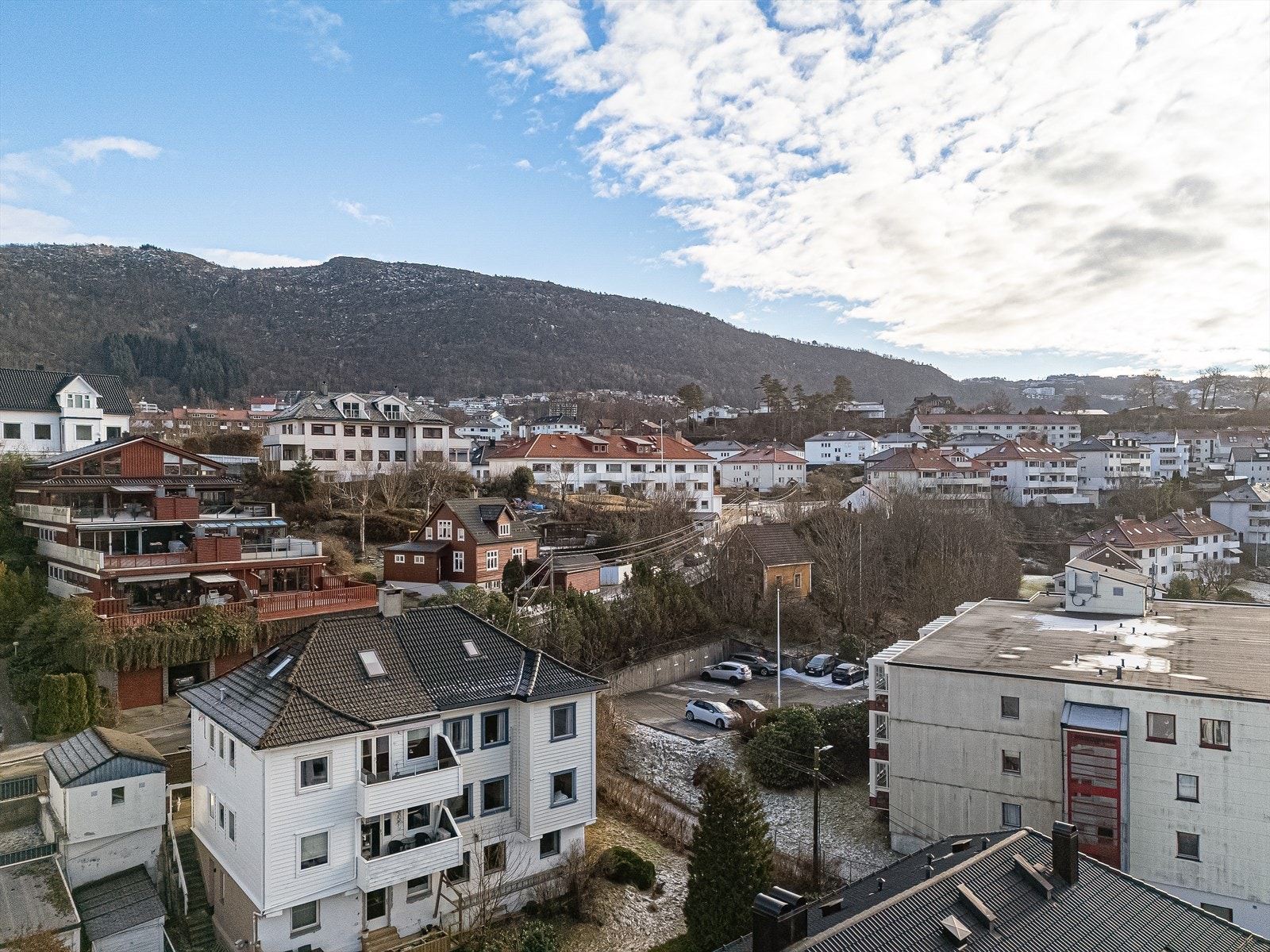 Sentralt på Minde med gang/sykkelavstand til høyskolen, Haukeland sykehus, sentrumskjernen mm. Galleribilde