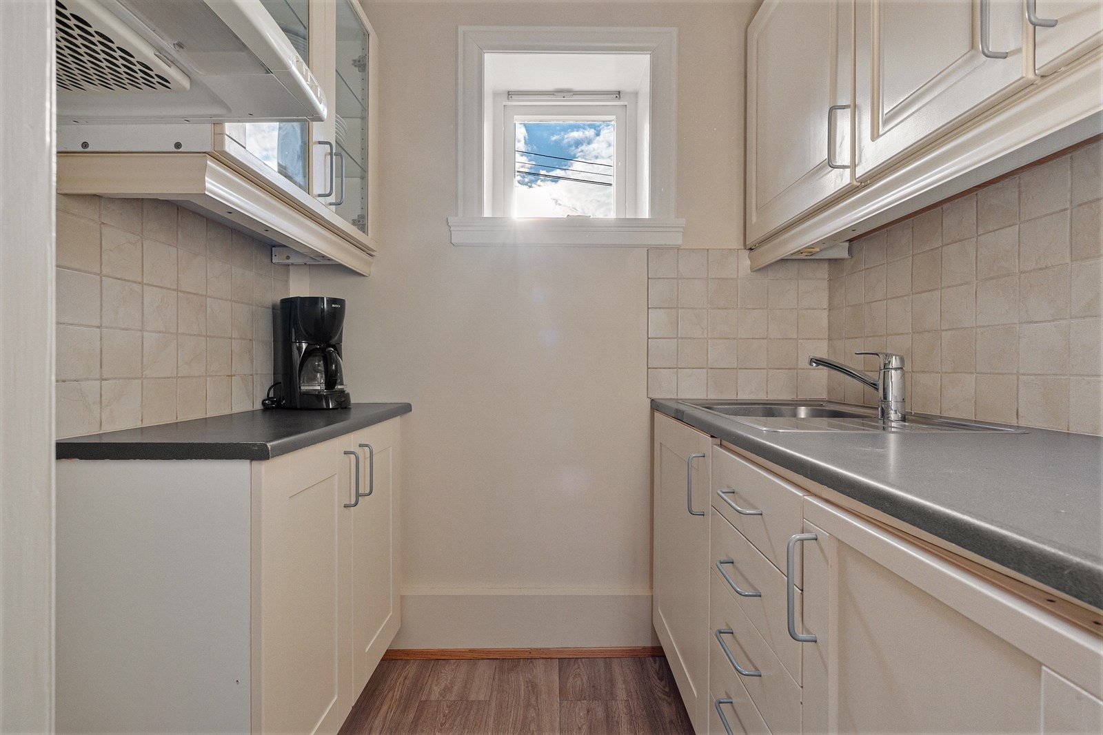 Kjøkken i underetasje Galleribilde