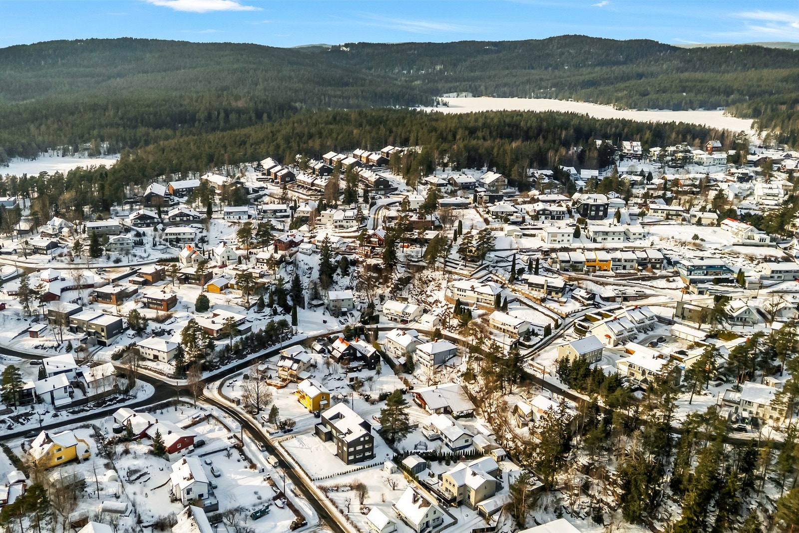 Området fremstår som meget barnevennlig, populært og tett opp til marka. Galleribilde