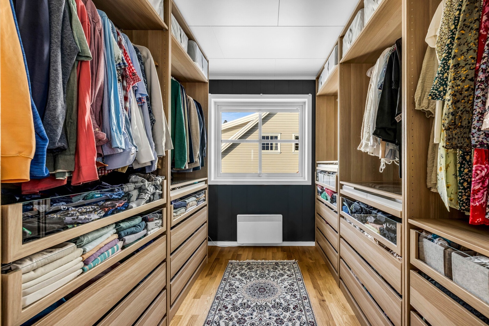 Soverom 3 er i dag innredet som walk-inn-closet, en ettertraktet luksus mange vil sette pris på. Galleribilde