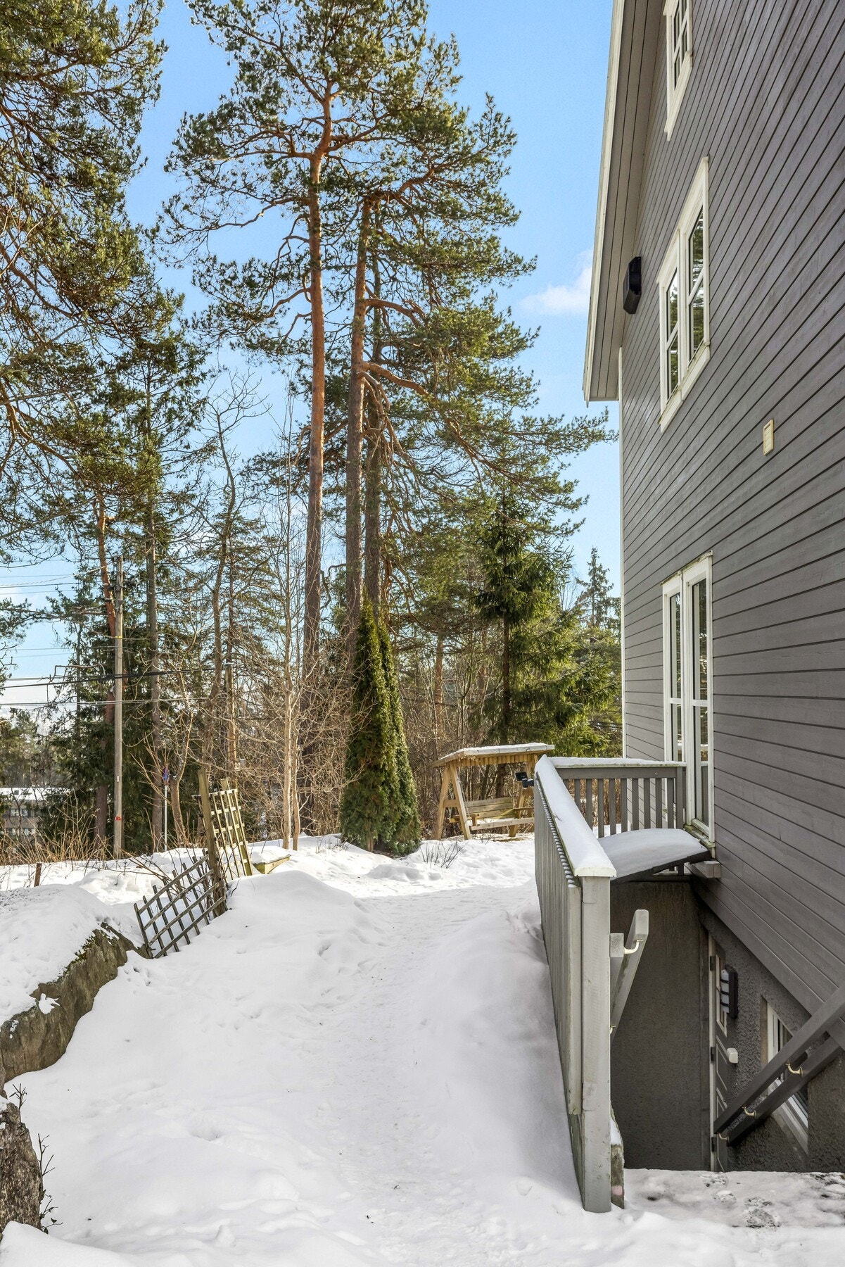 Underetasjen har også separat utvendig inngang. Galleribilde