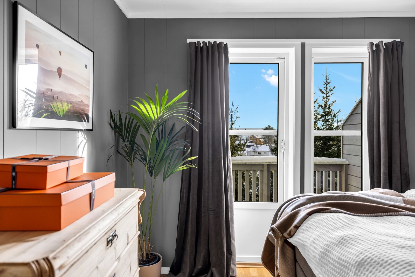 Her har man utgang til sør-østvendt balkong på ca. 5kvm Galleribilde