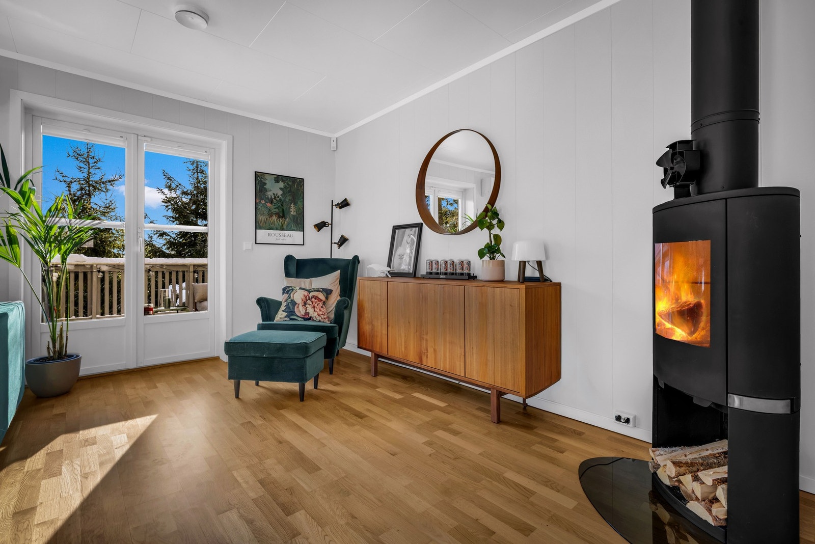 Fra stuen har man utgang til hevet terrasse på ca. 9 kvm. Galleribilde