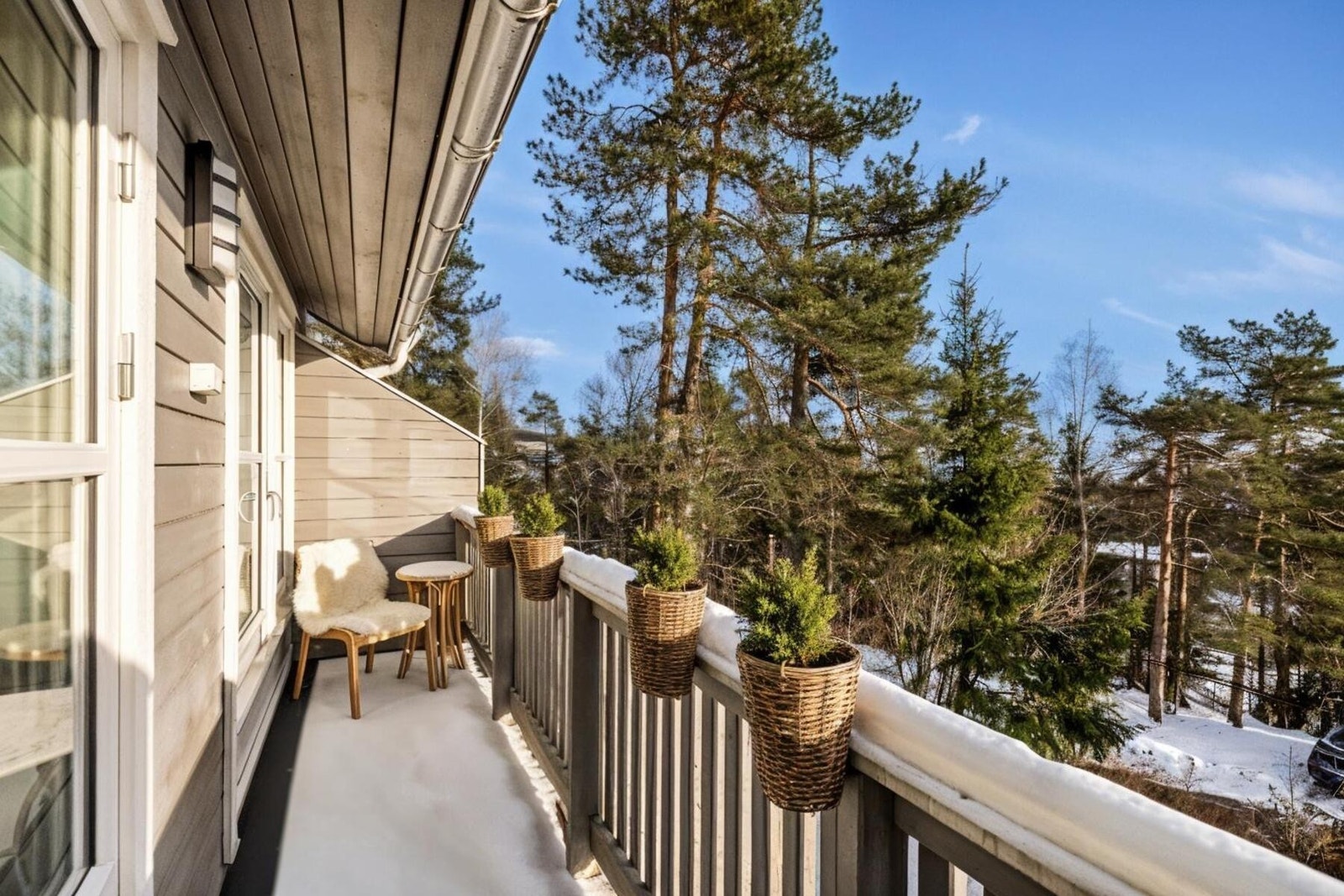 Balkongen strekker seg til soverom 2 som i dag er innredet som kontor. Galleribilde