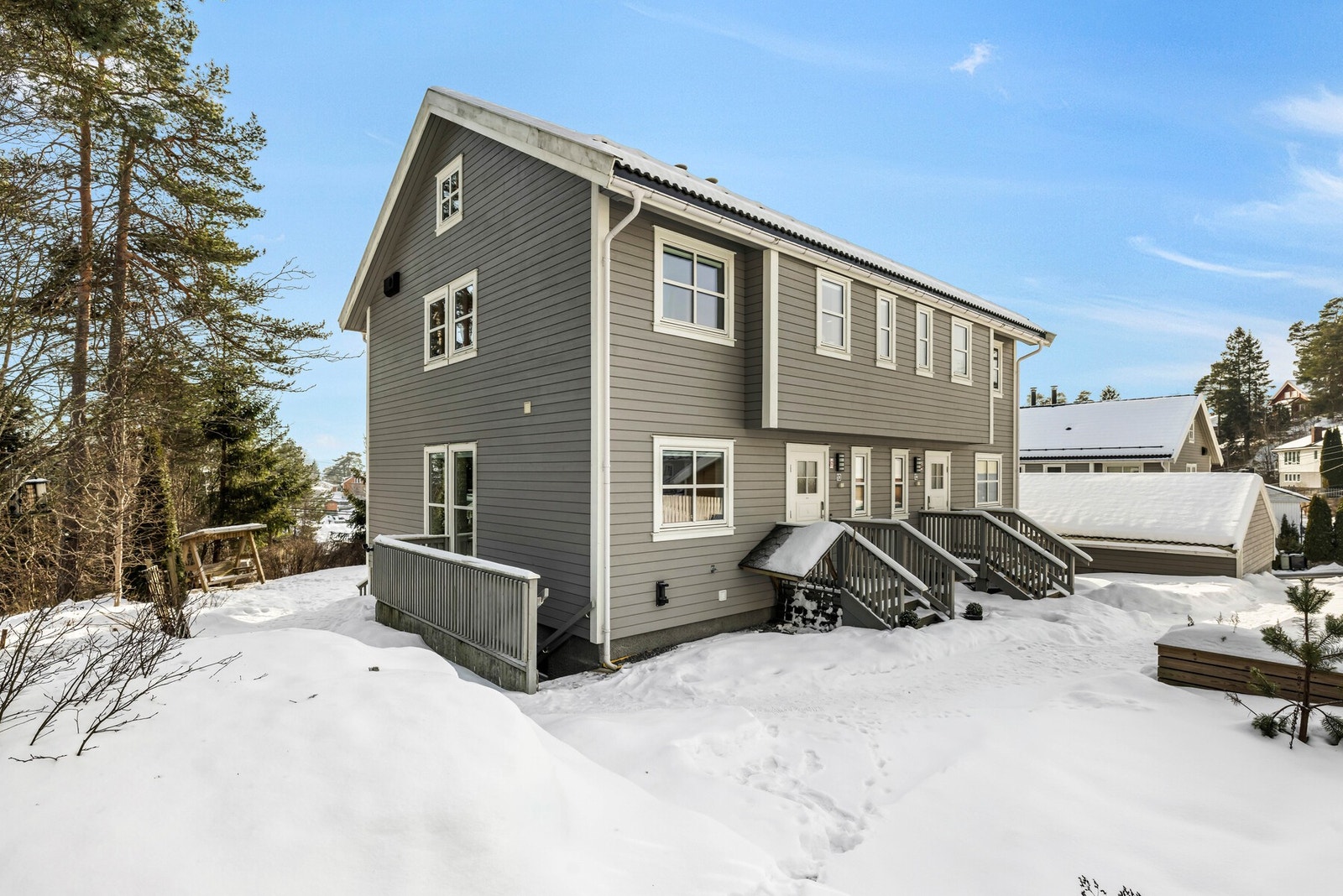 Sameiet disponerer 3 gjesteparkeringsplasser. Galleribilde