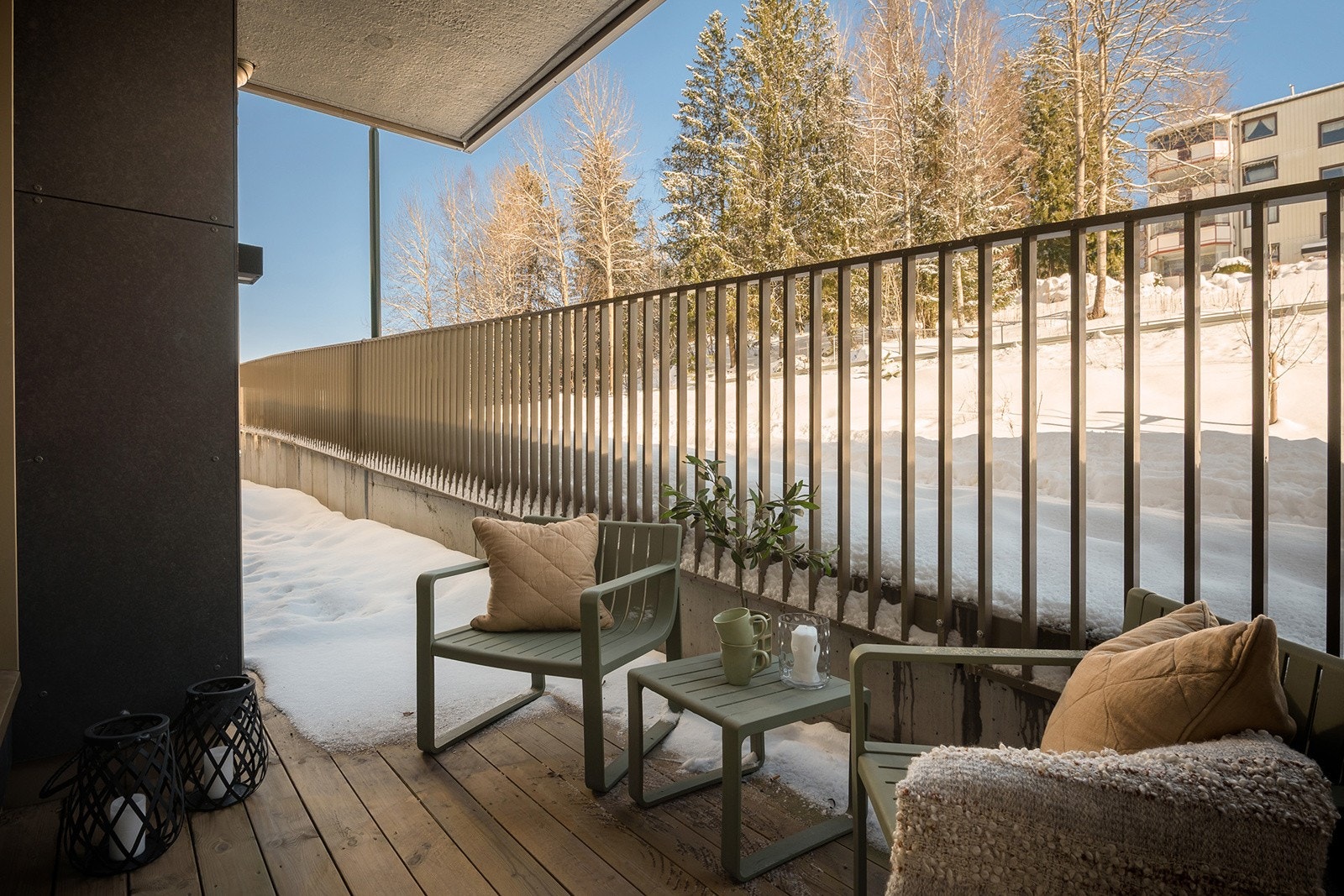 Terrassen har en tilbaketrukken følelse. God plass til utembøler her også. Galleribilde