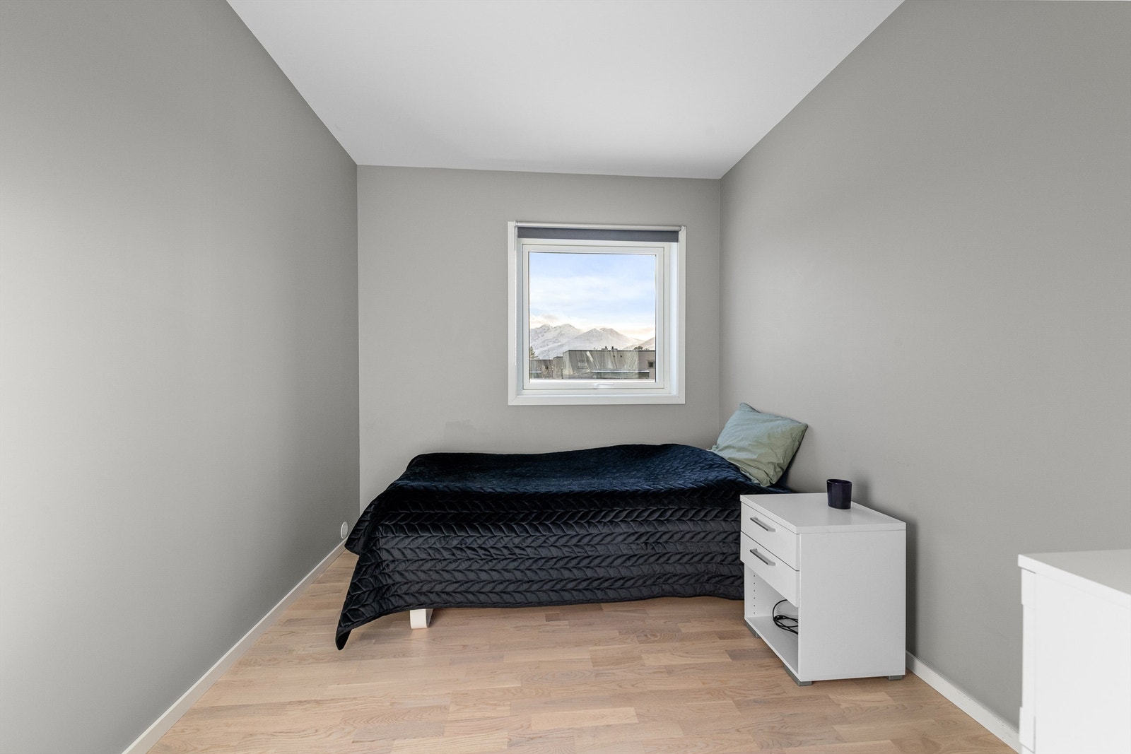 Også det tredje soverommet har en praktisk størrelse og et lyst uttrykk. Galleribilde