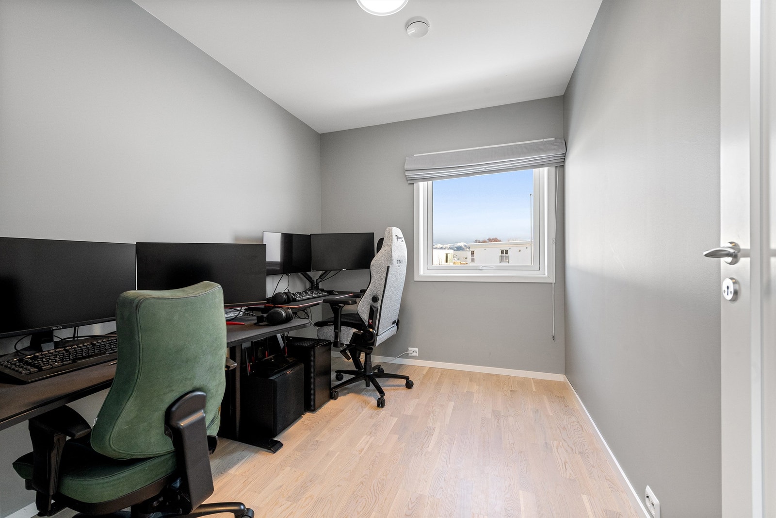 Det andre soverommet egner seg godt som barnerom, gjesterom eller kontor. Galleribilde