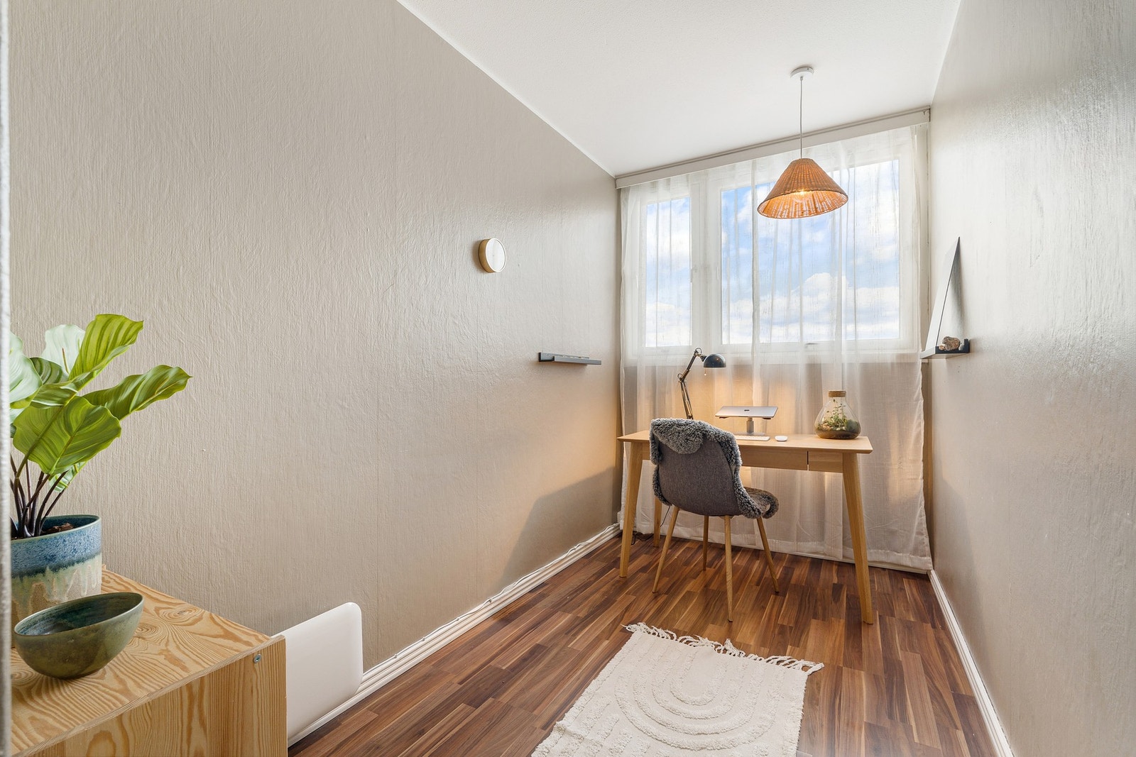 Soverom fire ligger på 6,5 m² og benyttes i dag som kontor. Galleribilde