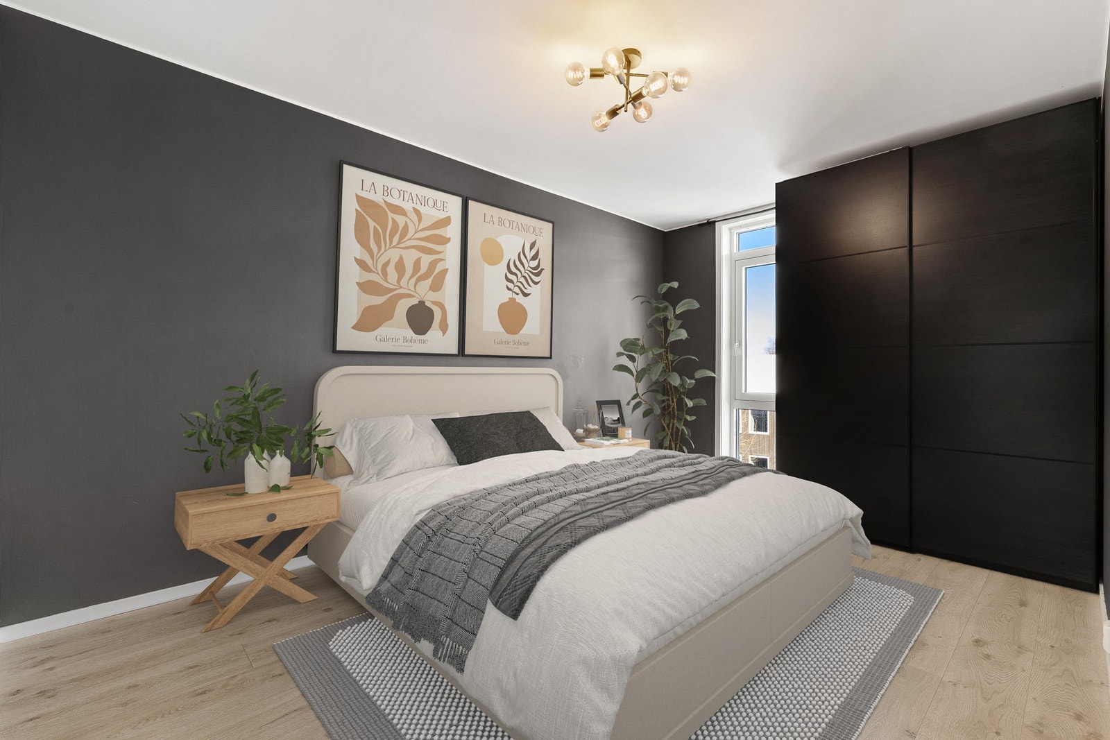 God plass til stor garderobeløsning og dobbeltseng (bildet er digitalt innredet med møbler). Galleribilde