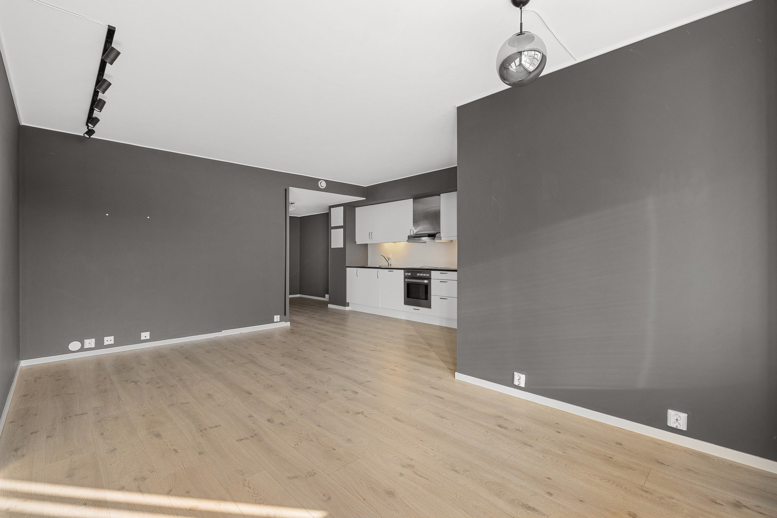 Bygget sto ferdigstilt i 2011 og holder som følge av dette en gjennomgående moderne standard med fasiliteter som bl.a. fjernvarme, heis og p-kjeller. Galleribilde