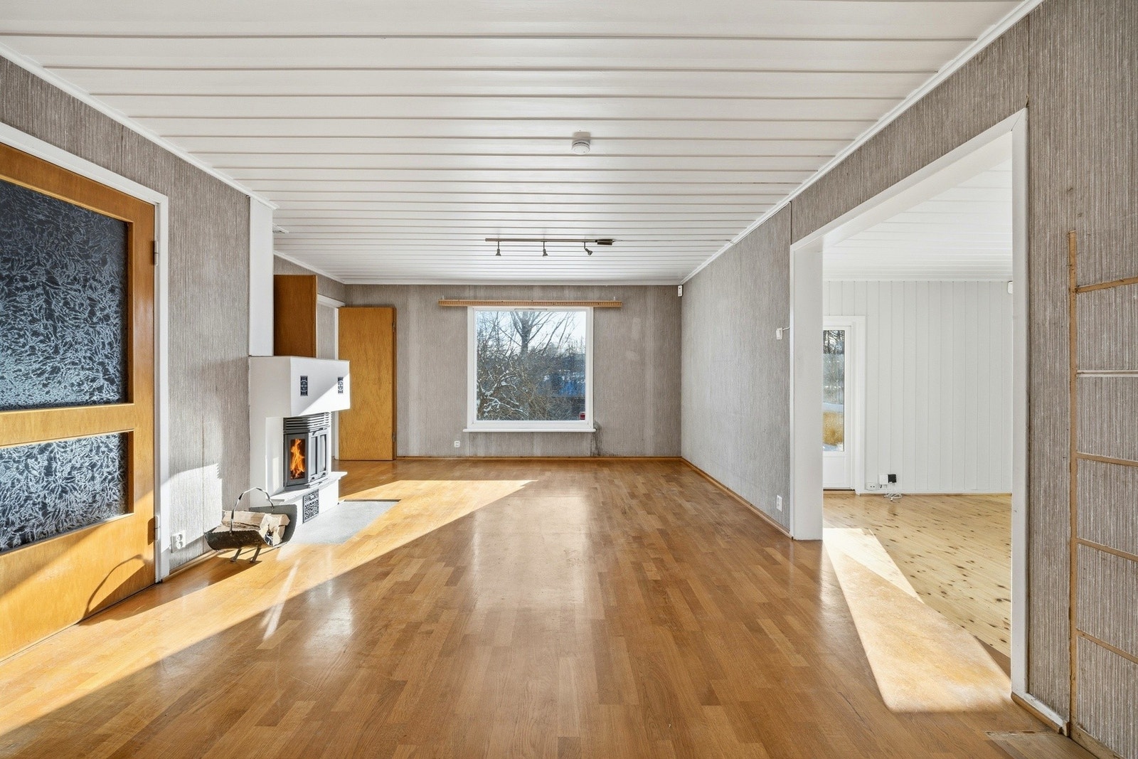 Boligen har to gode og romslige stuer med fleksible bruksmuligheter. Galleribilde