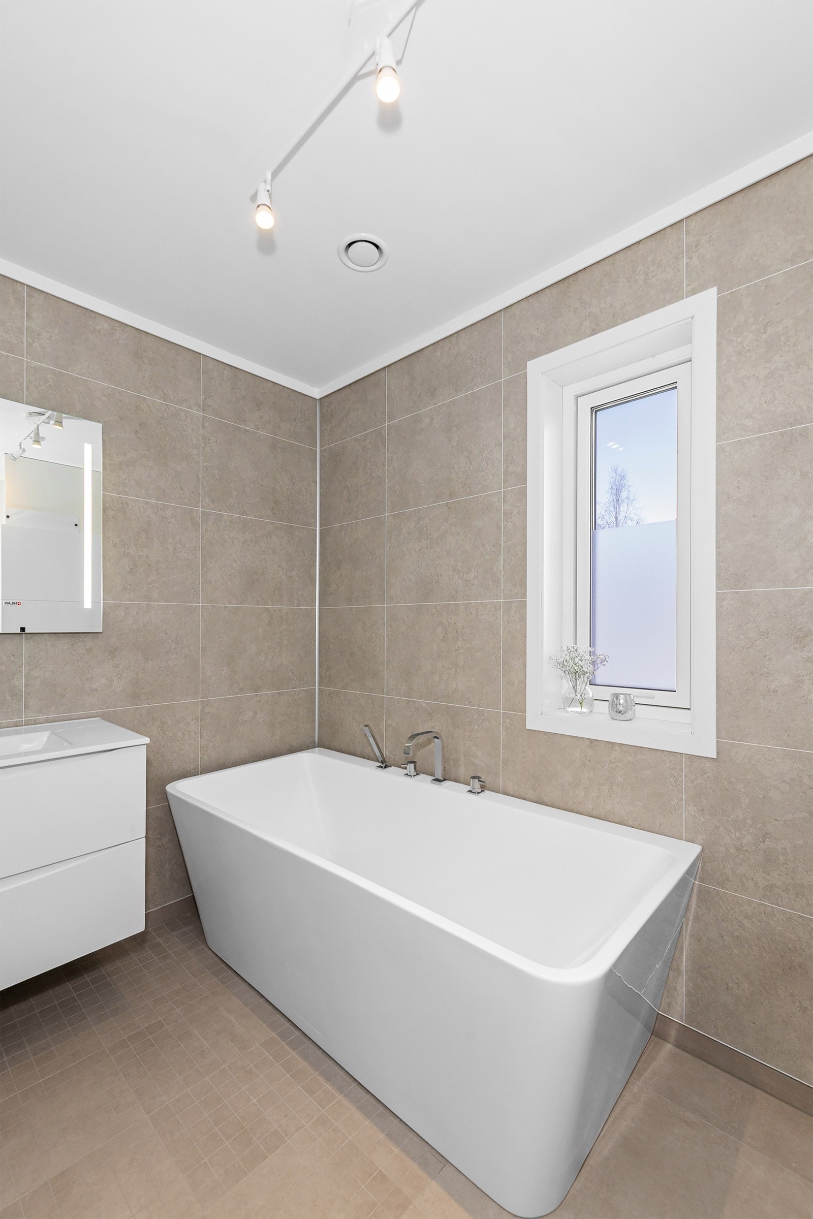 Bad 2. etasje med badekar Galleribilde