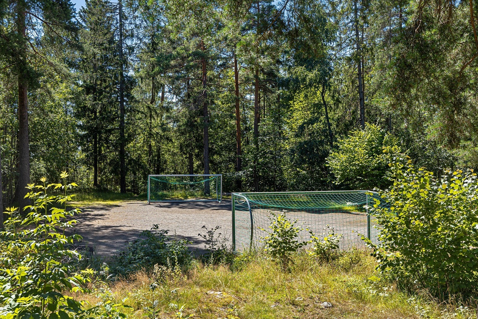 I tillegg finnes det en balløkke for fotball og lek. Galleribilde