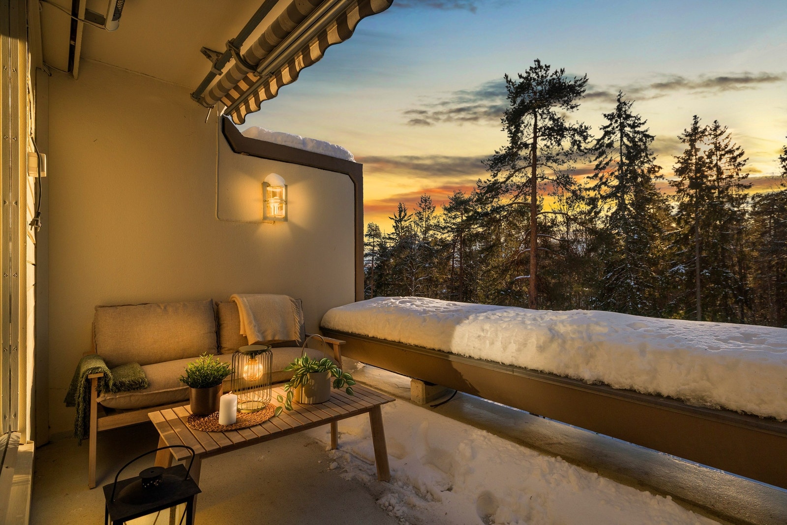 Belysningen skaper en hyggelig atmosfære på kveldstid. Galleribilde