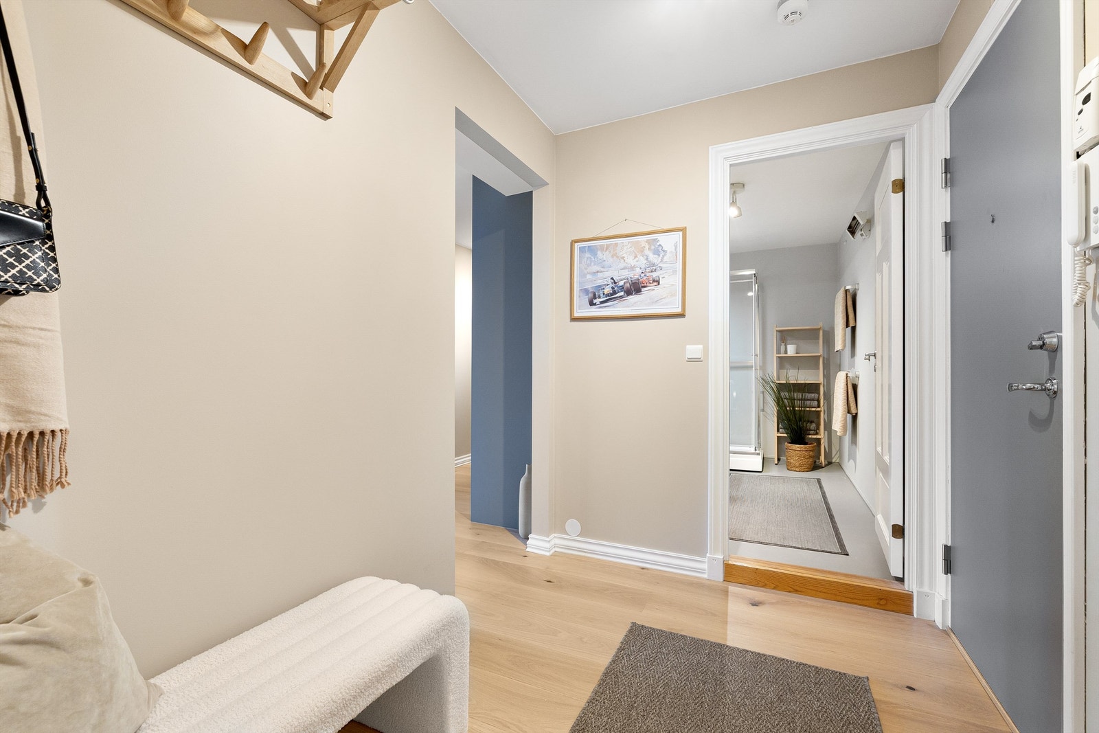 Fra gangen er det adkomst til et funksjonelt bad. Galleribilde