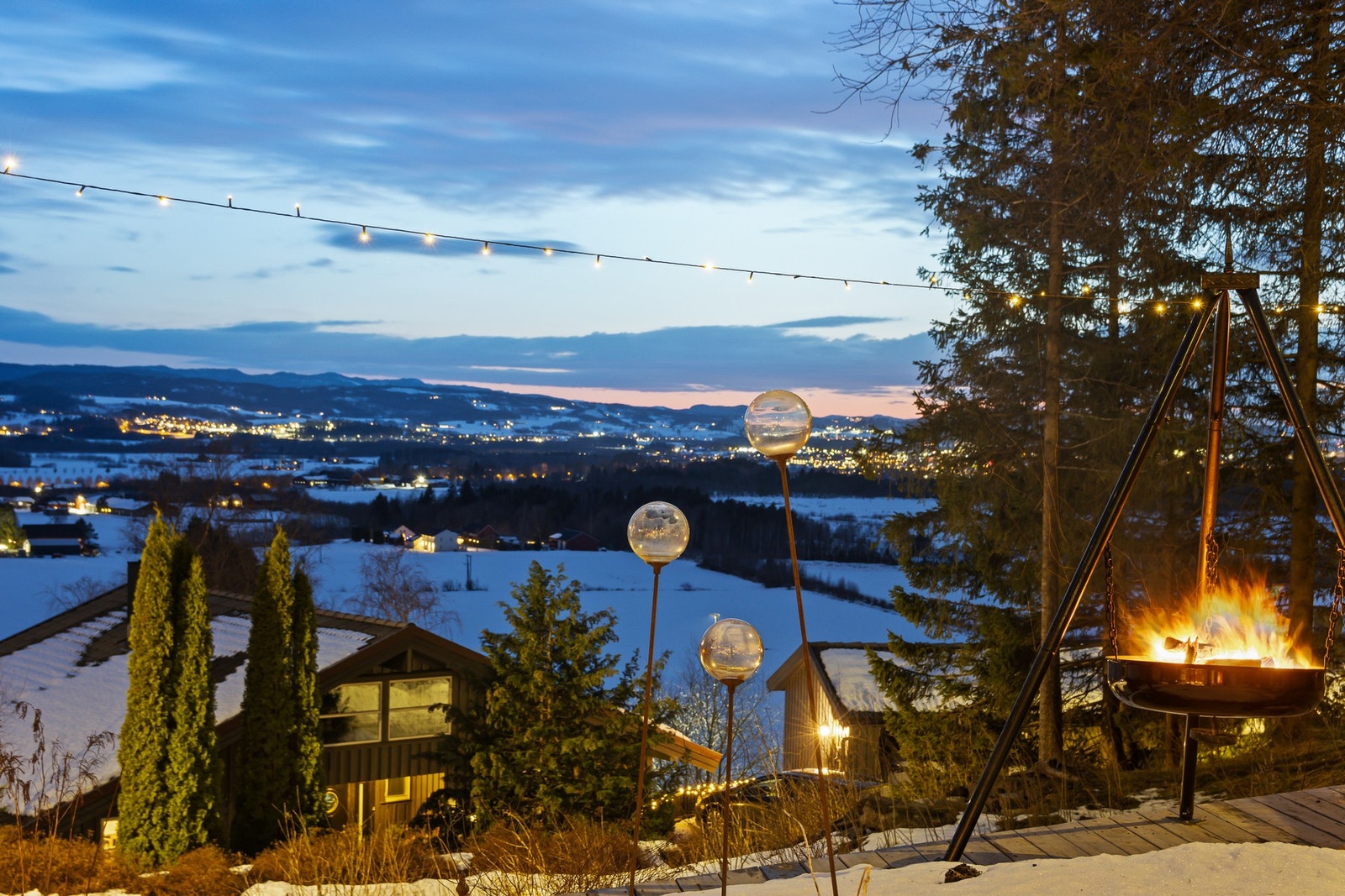 Utsikt fra terrasse ved pergola. Galleribilde