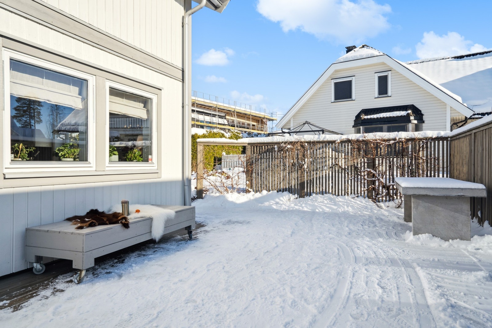 Her kan du flytte deg langs terrassen ettersom solen beveger seg med tiden. Galleribilde