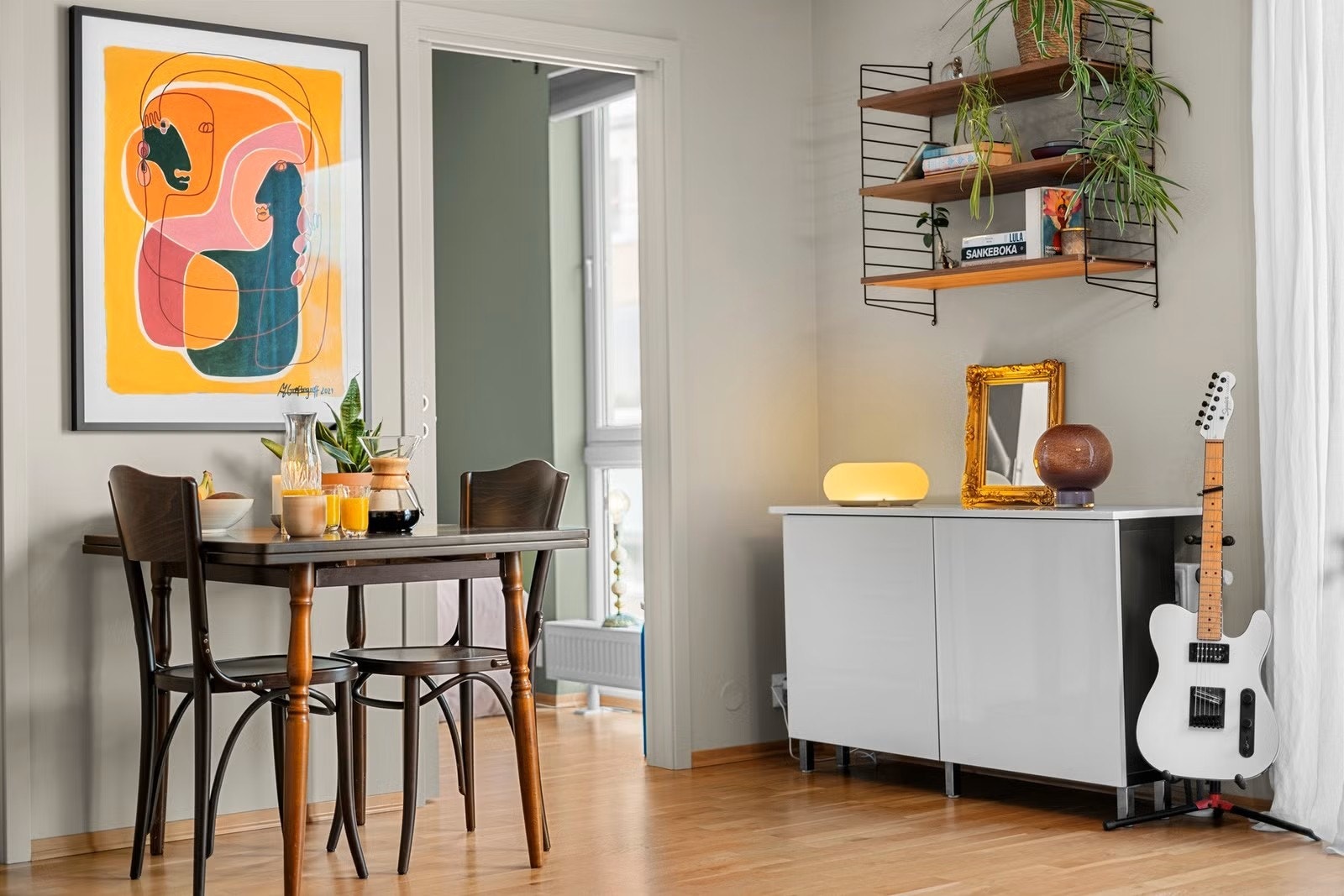 Eget spisebord i tilknyttning kjøkken Galleribilde