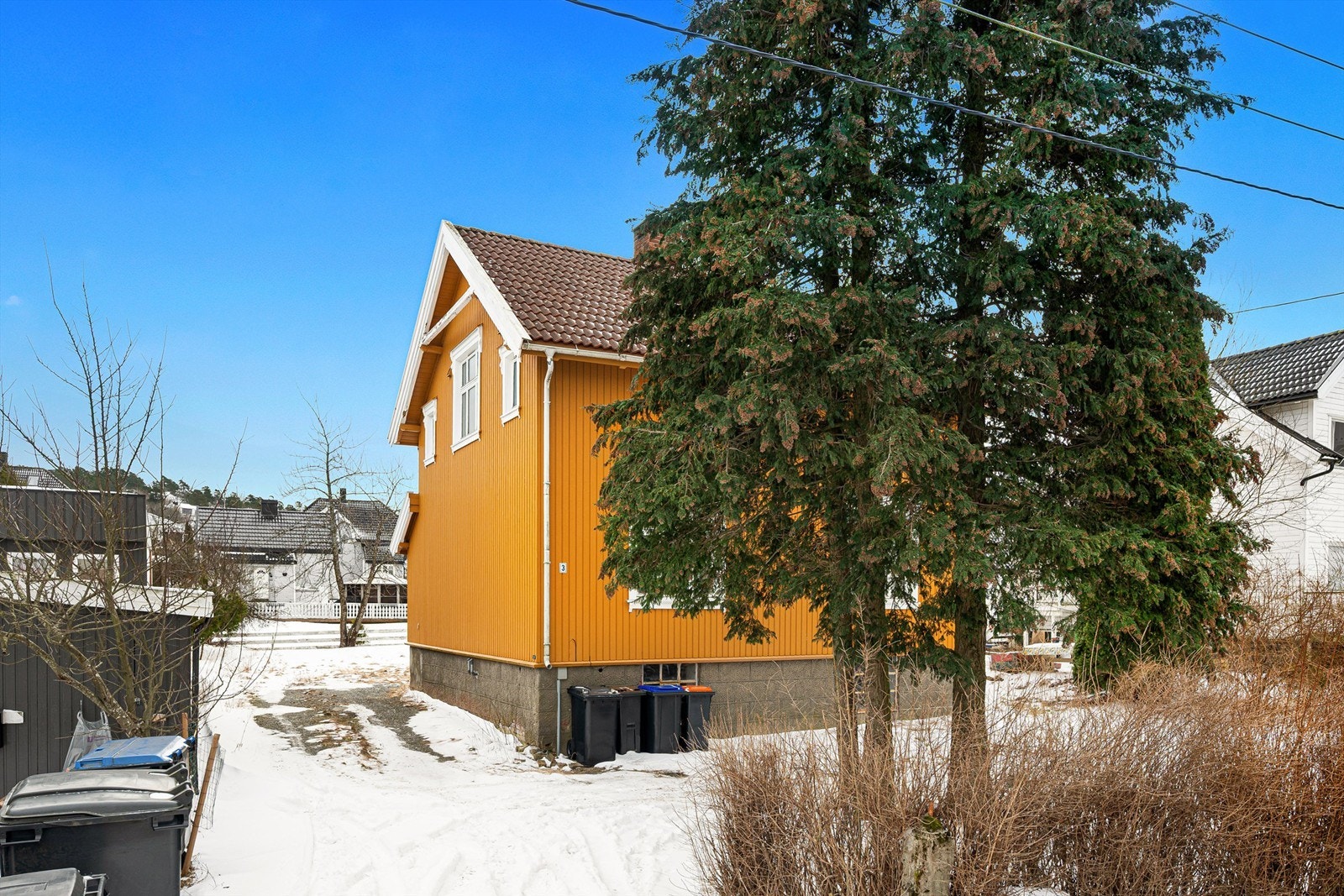 Det er kort vei til Framnes skole, som ligger kun 3 minutters gange unna. Galleribilde