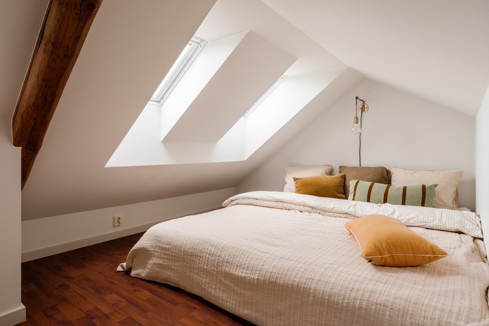 Takvinduene sørger for rikelig med lys til hemsen. Galleribilde