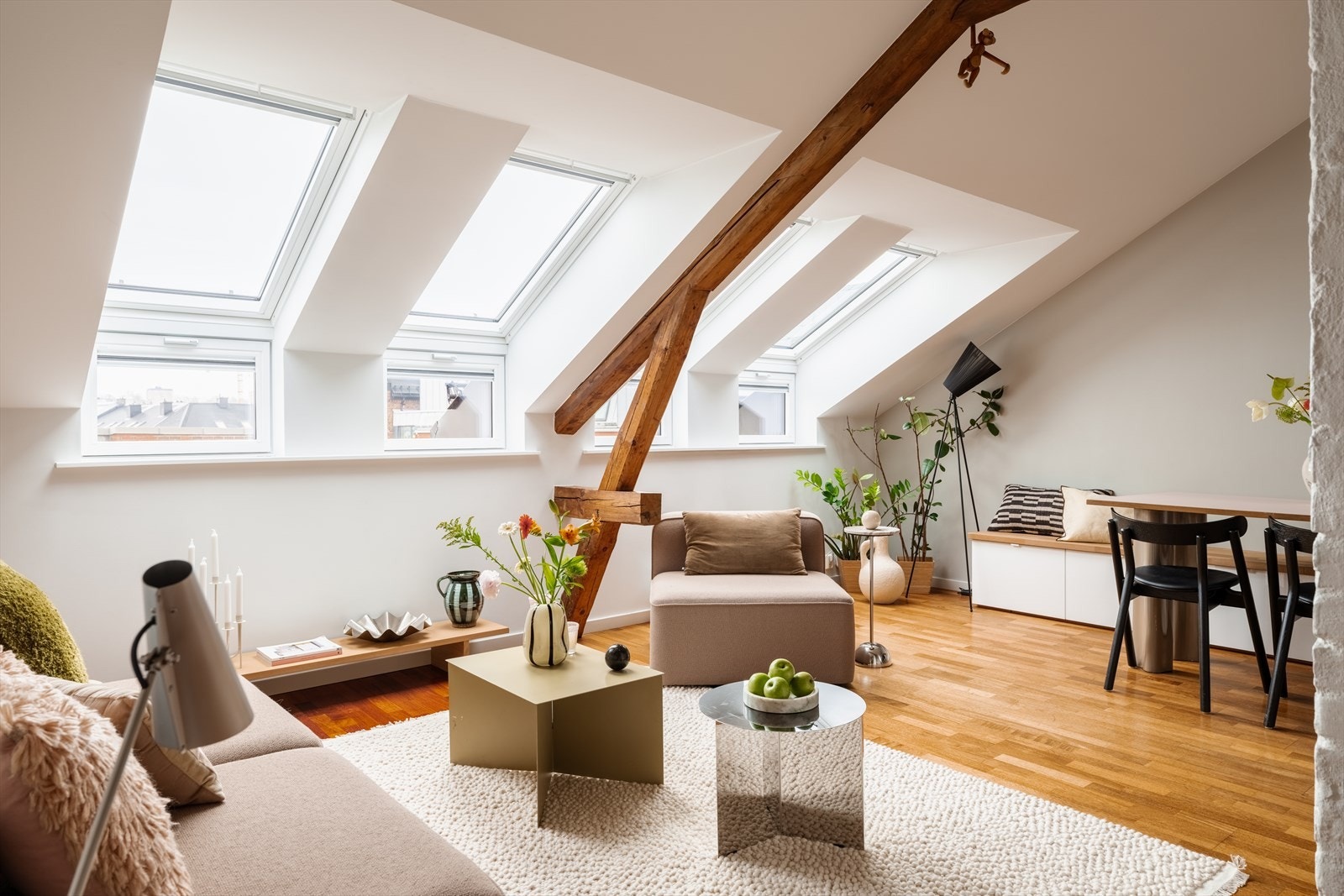 Emir Resulbegovic v. Emera Eiendomsmegling ønsker velkommen til Sannergata 10A! Galleribilde