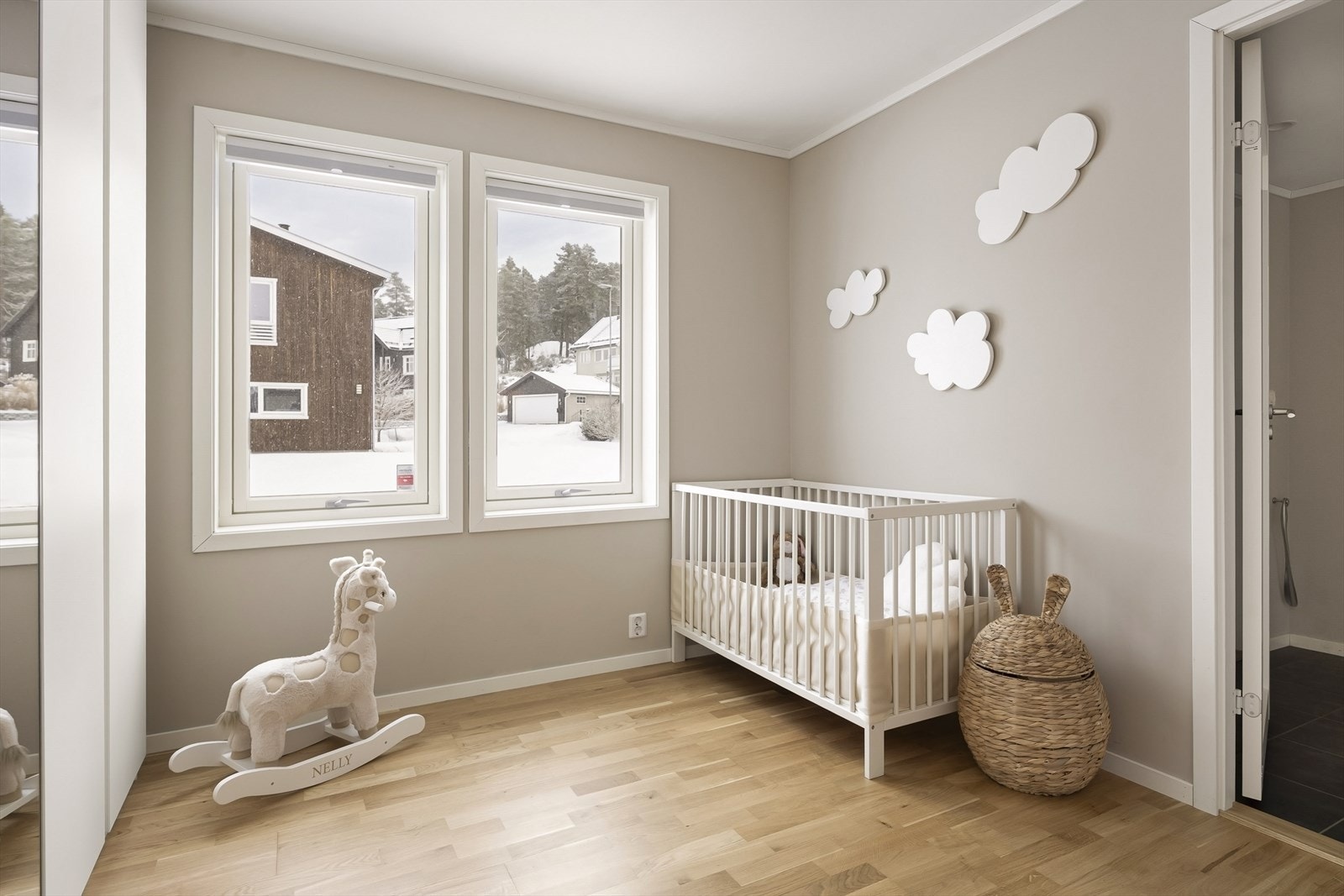 Begge soverommene er utstyrt med varmekabler i gulvet for ekstra komfort. Galleribilde