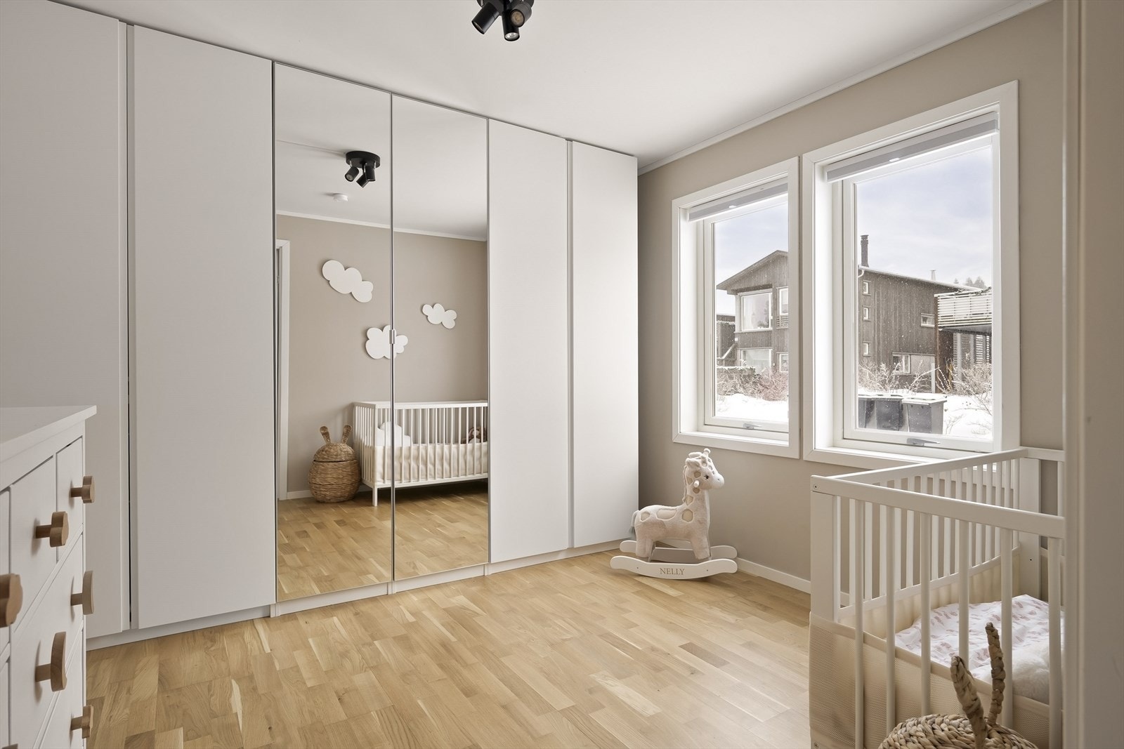 Det andre soverommet egner seg godt som barnerom, gjesterom eller kontor. Galleribilde