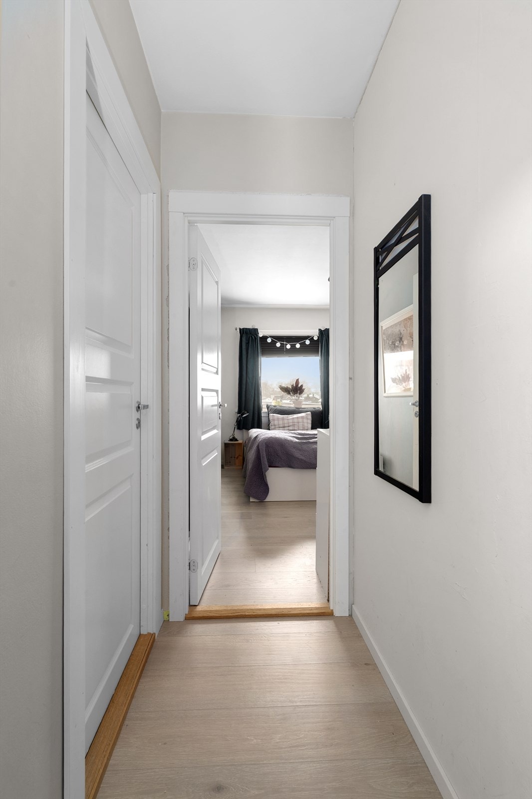 Leiligheten disponerer 3 boder, en på loft og to i kjeller. Bodene gir god lagringsplass. Galleribilde