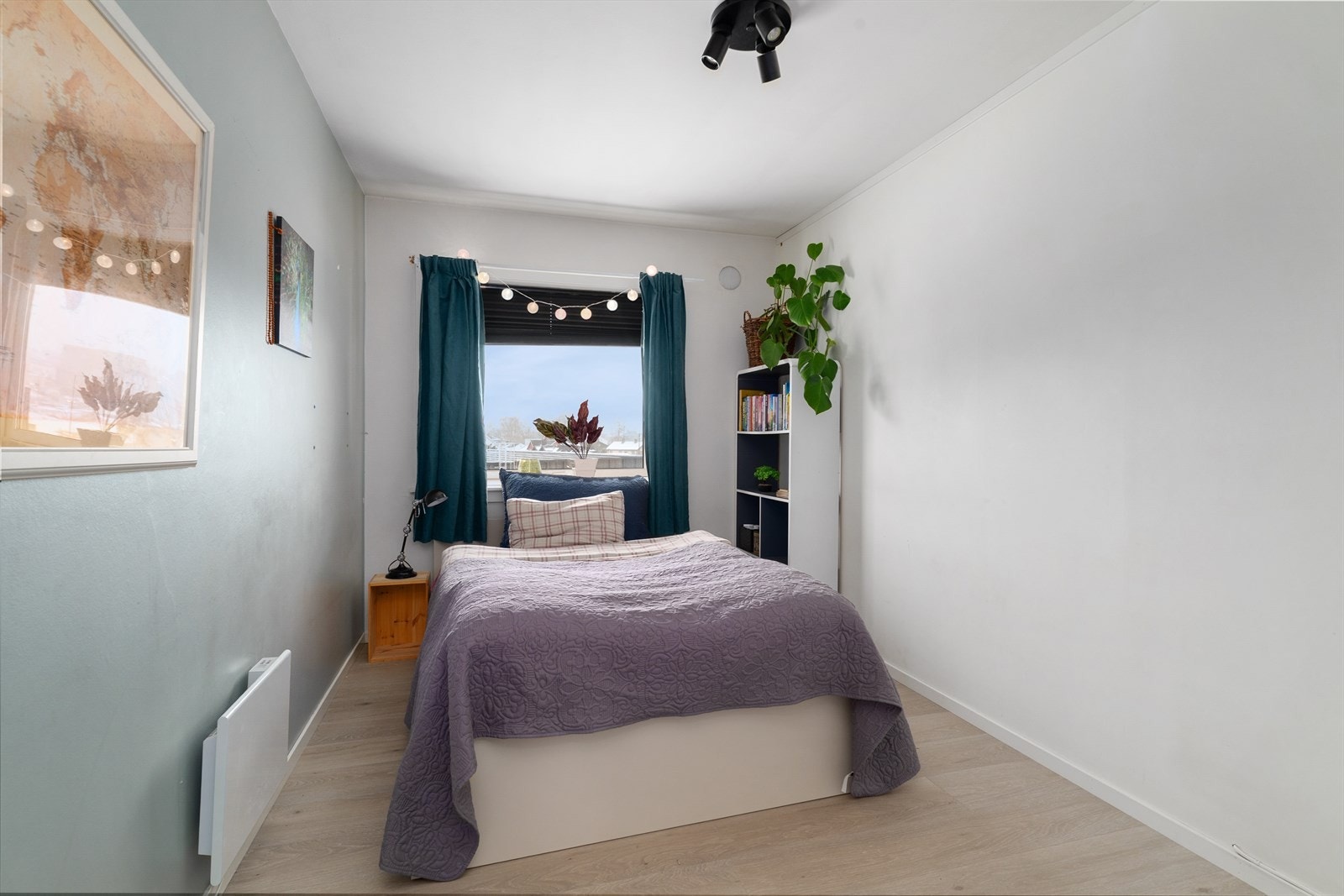 Soverommene er romslige og har god plass til seng og garderobeløsning. Galleribilde