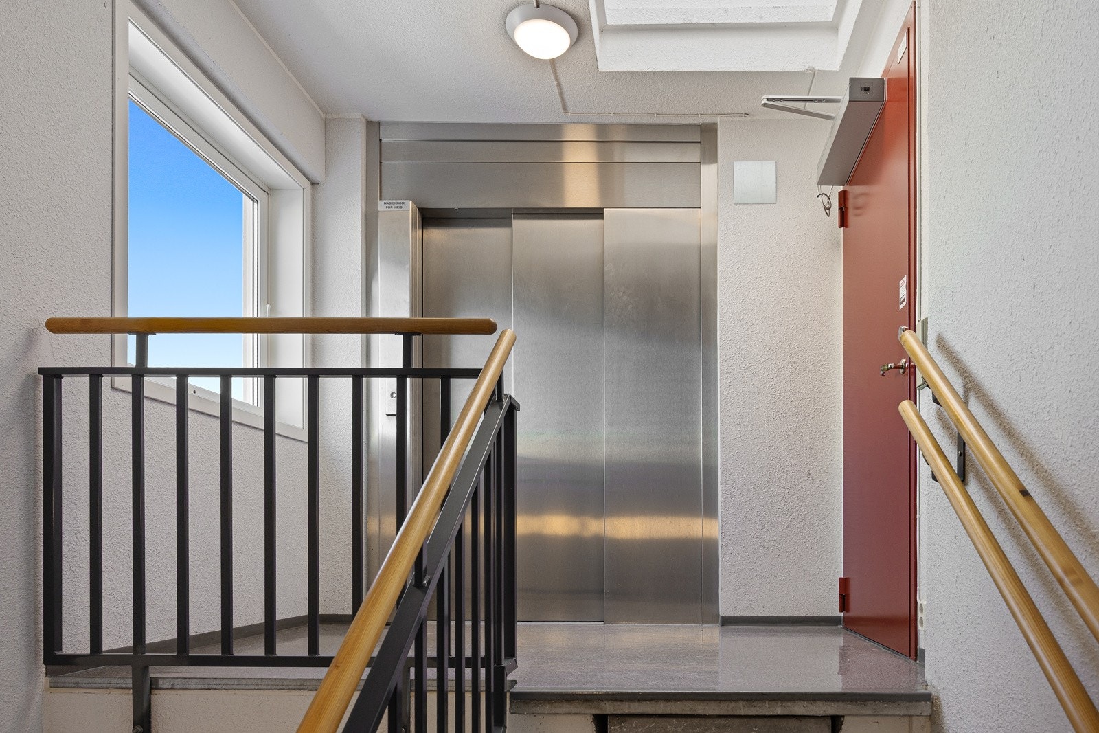 - Leiligheten ligger høyt og fritt i 6. etg med heisadkomst - Galleribilde