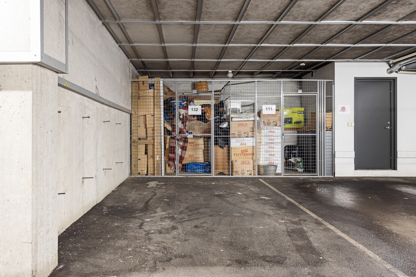 - Det medfølger garasjeplass i byggets kjeller. Mulighet for montering av el.bil-lader - Galleribilde