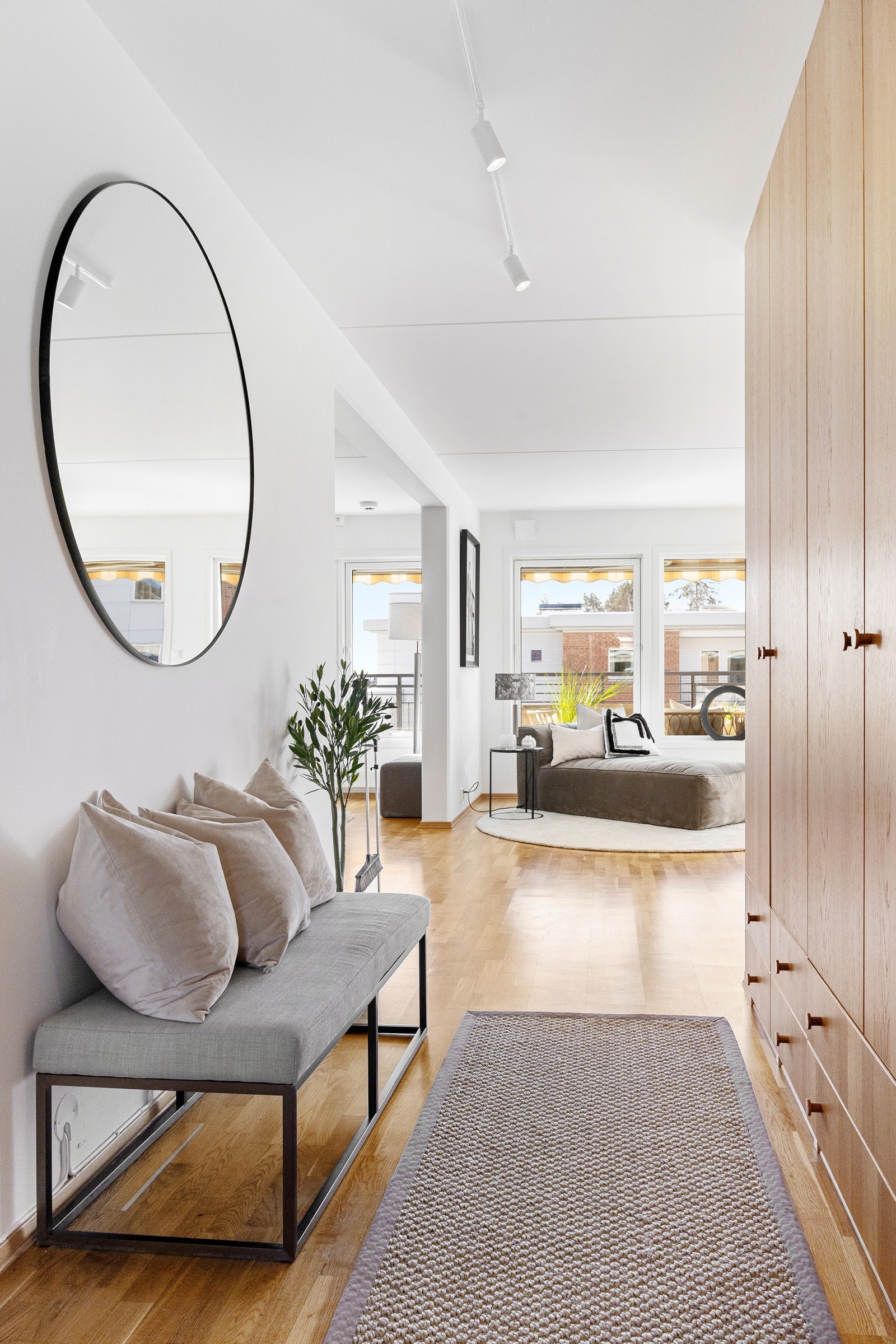 - Mellomgang mot stue - Galleribilde