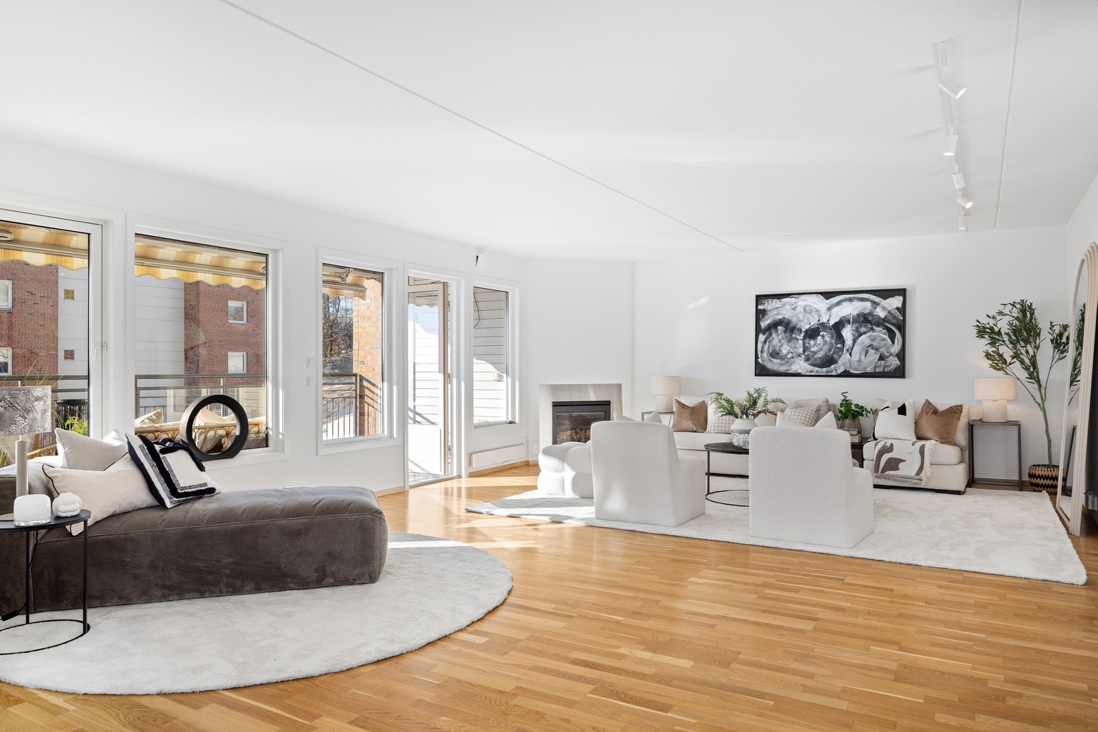 - Leiligheten er på 114 m² og ligger i 6. etasje med heistilgang - Galleribilde