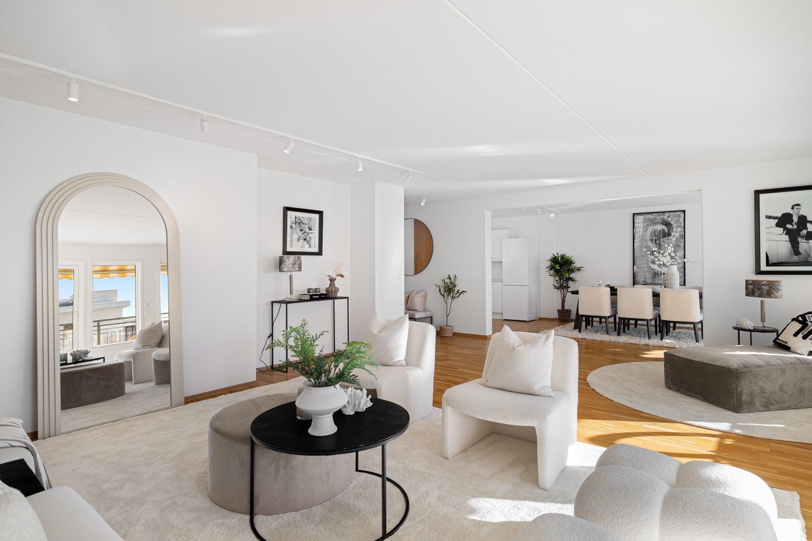 - Svært luftig og behagelig oppholdsrom - Galleribilde