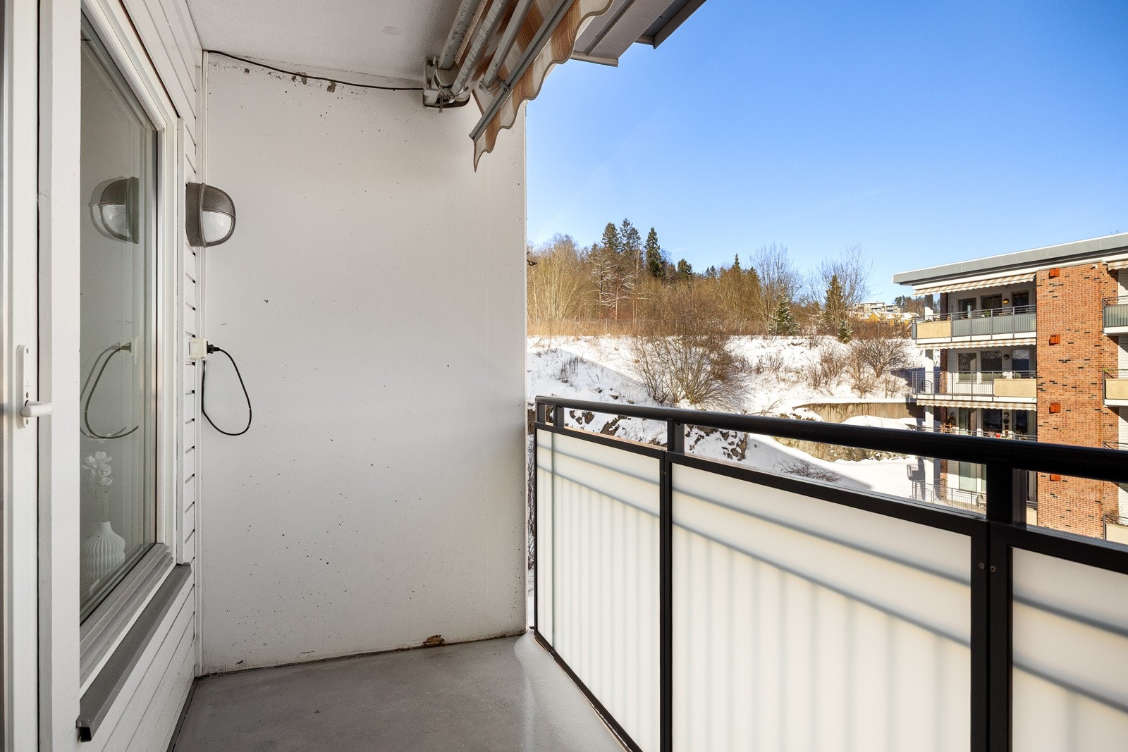 - 5 m² nordøstvendt balkong med morgensol og flott utsikt, perfekt plass å drikke morgenkaffen - Galleribilde