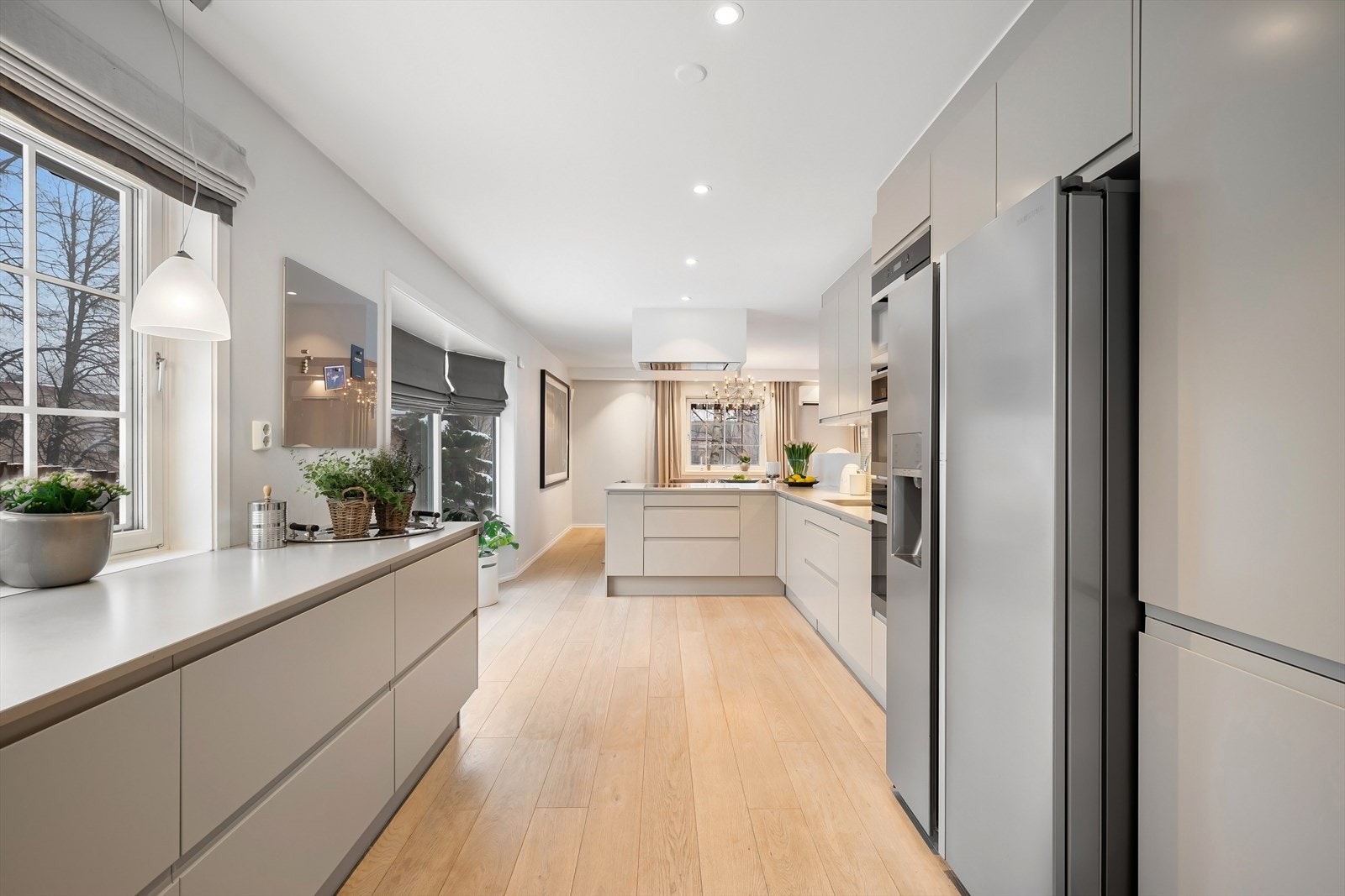 Meget lyst og hyggelig kjøkken fra Sigdal Galleribilde