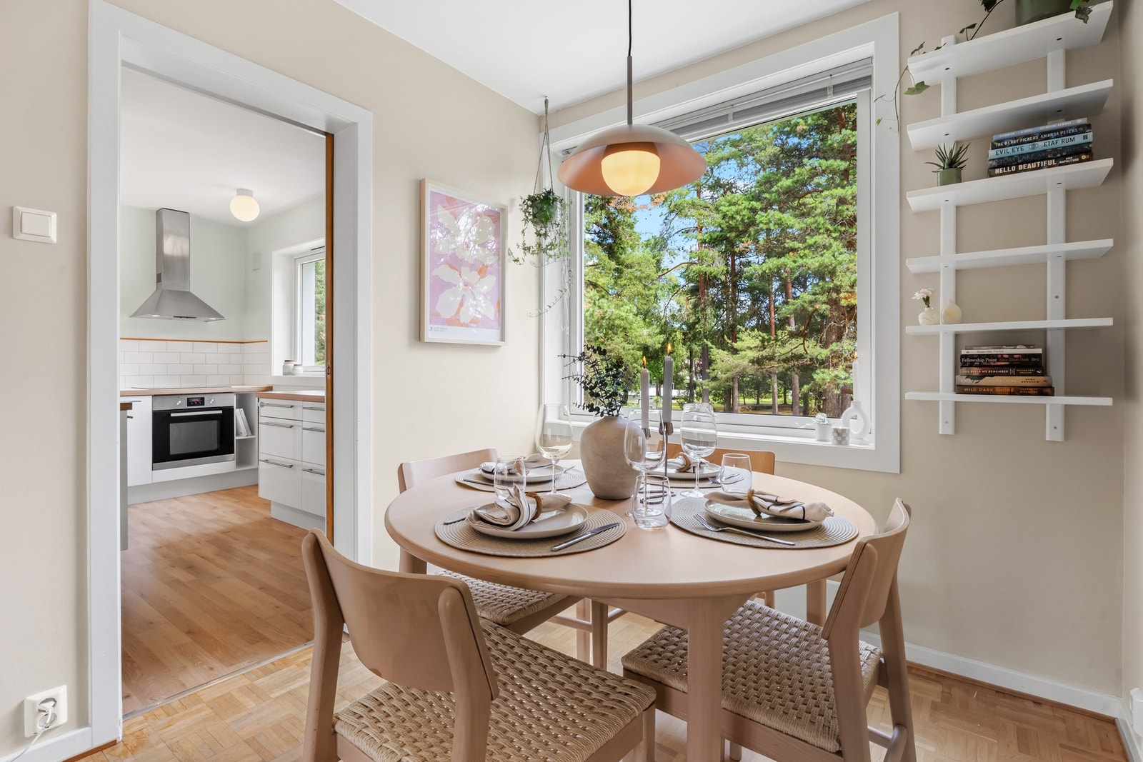 Vi tar turen videre inn på kjøkkenet. Galleribilde