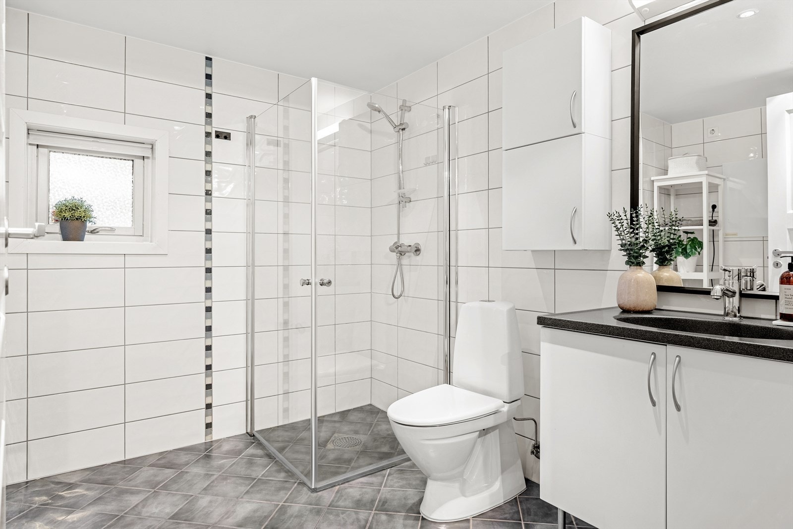 Det er montert nye dusjdører i 2026 Galleribilde