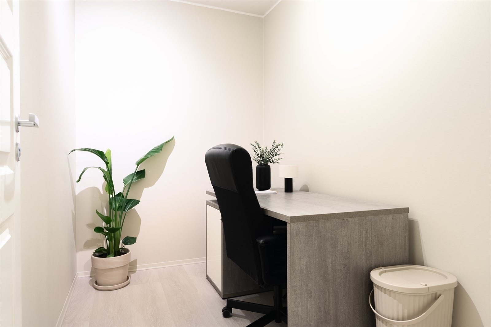 Her ligger alt til rette for en behagelig livsstil, med mye inkludert i felleskostnadene, kort vei til hverdagstilbud og enkel tilkomst til sentrum og omkringliggende bydeler Galleribilde