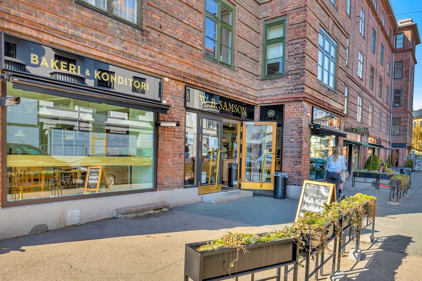 Alt av serveringssteder og hyggelige møteplasser i eget nærmiljø. Galleribilde