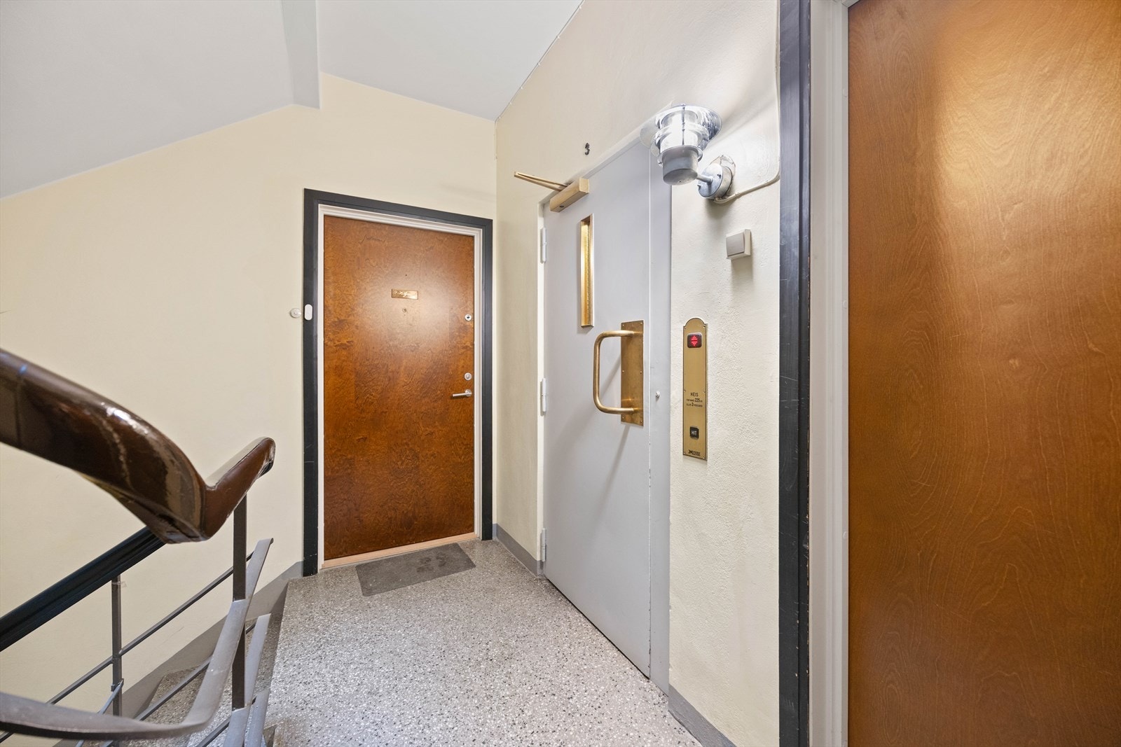 Leiligheten ligger i 3. etasje og har heisadkomst. Galleribilde