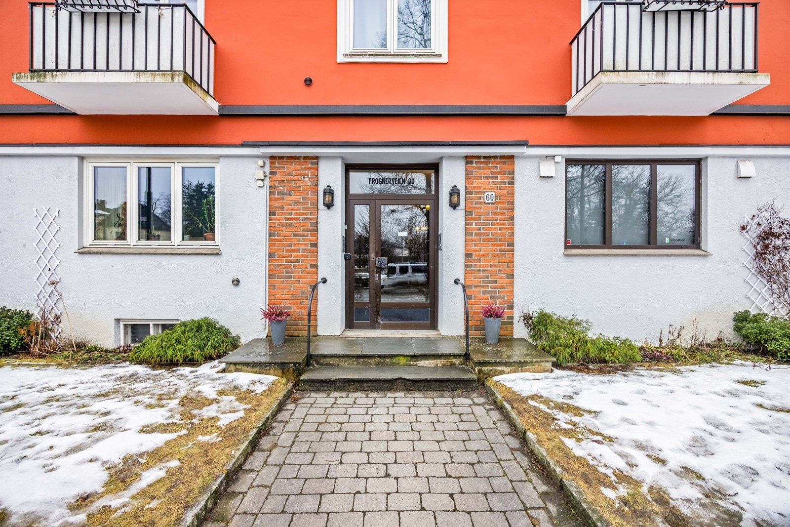 Det funkisinspirerte hjørnebygget ble tegnet av arkitekt Ingvald Suphammer, og avslutter kvartalet på en utmerket måte. Galleribilde