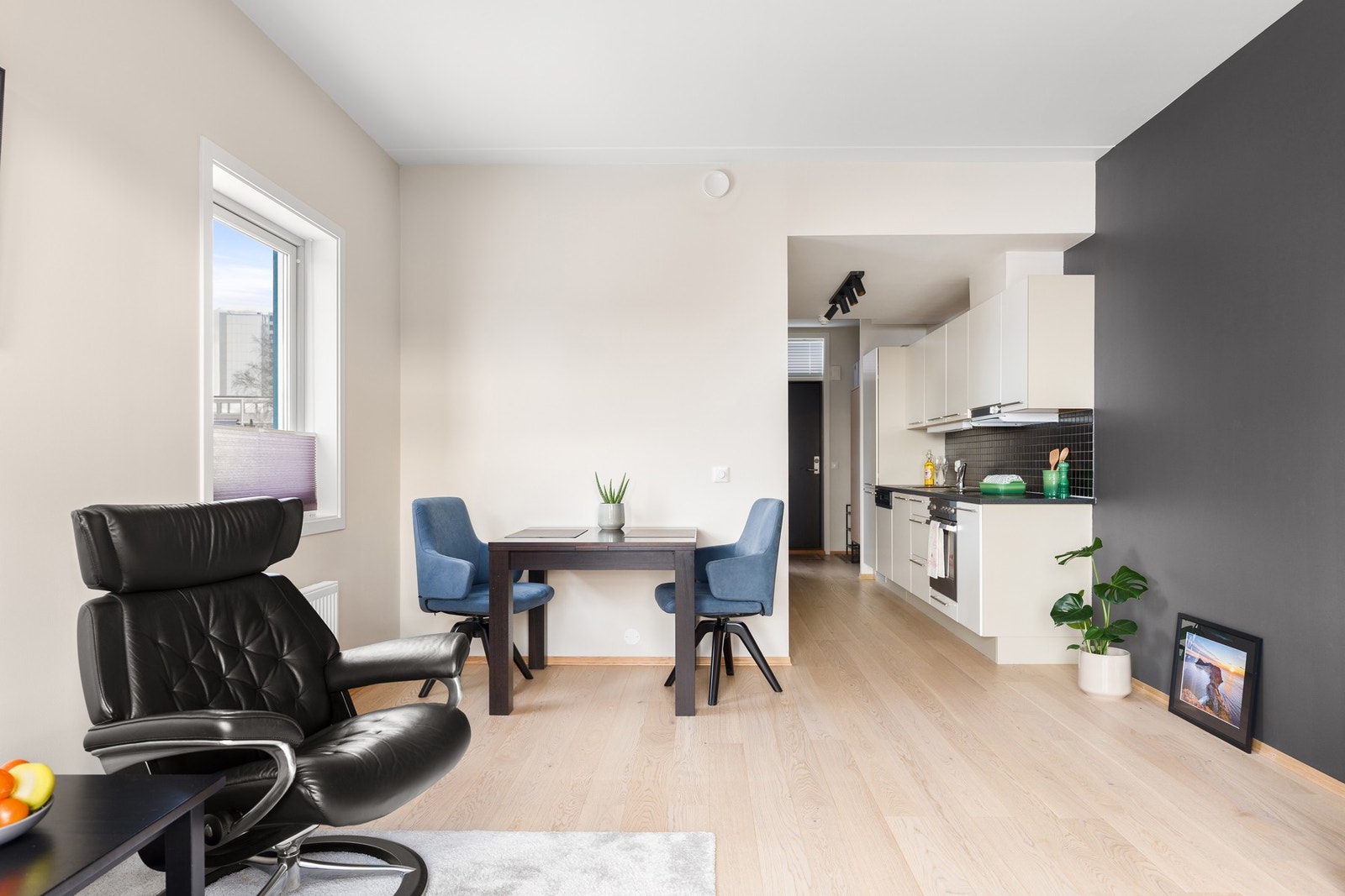 Borettslaget har kollektiv avtale med Telenor, som medfølger i de månedlige felleskostnadene. Galleribilde